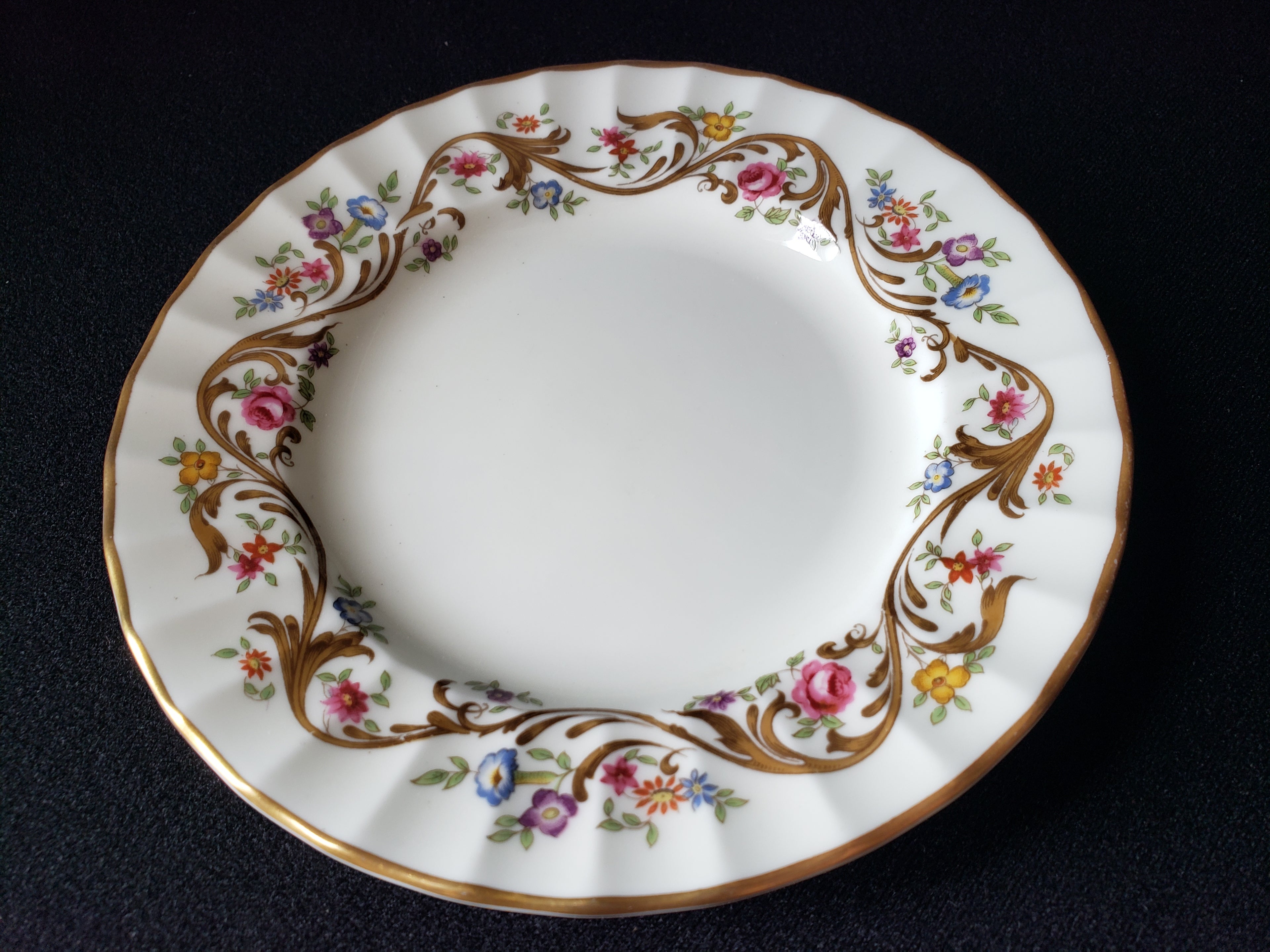Vintage Royal Worcester Bread or Dessert Plate 6" (lot 2086)