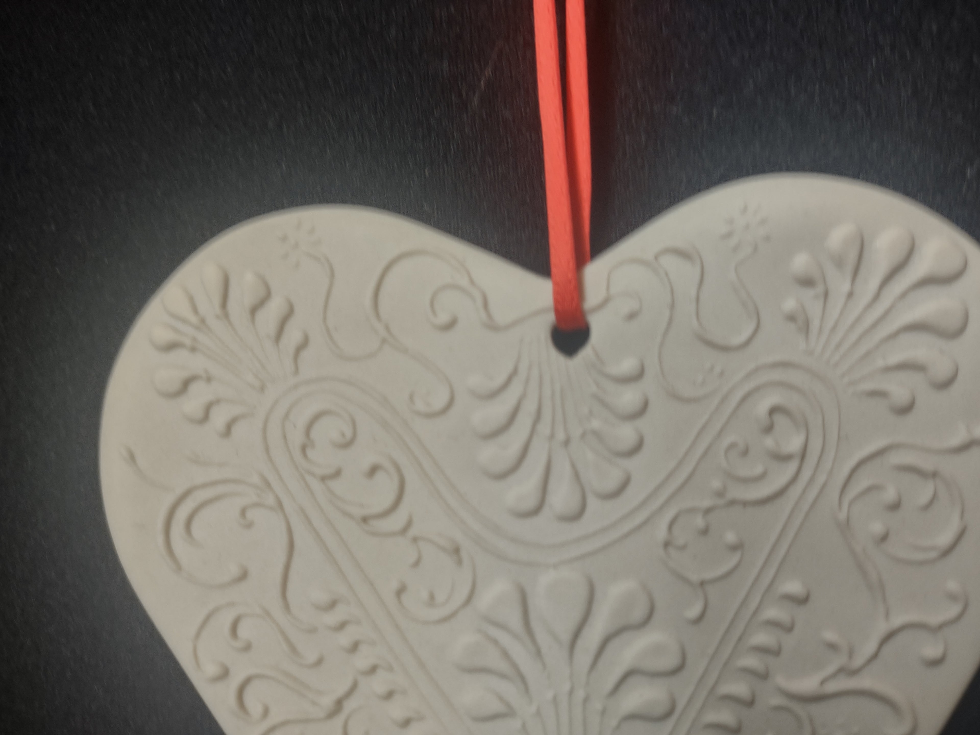 Vintage Unglazed Porcelain Ornament Heart (lot 1678)