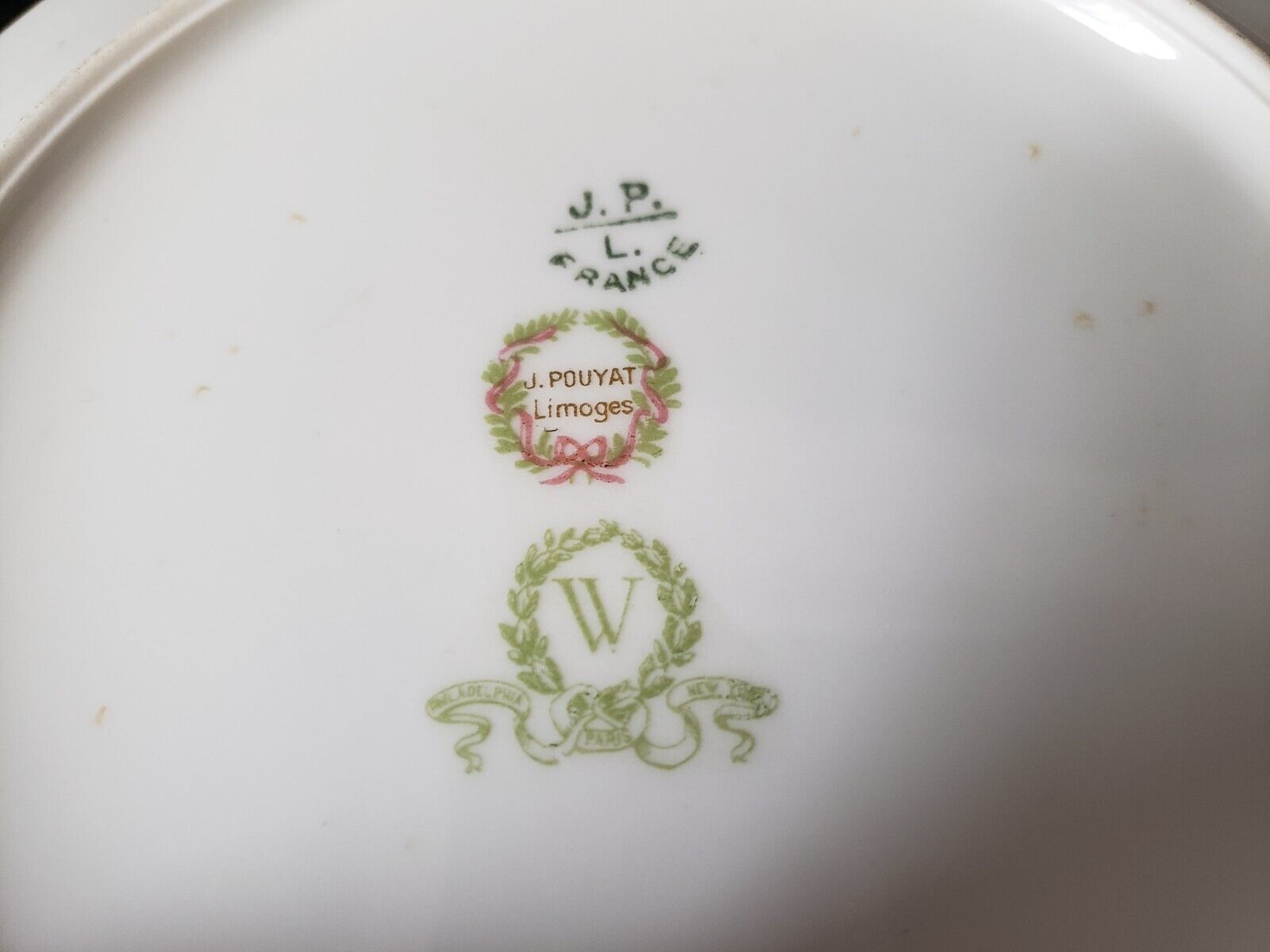 JP Limoges France Gold Trim Green Laurel Dessert Plate 7-1/2" (lot 599)