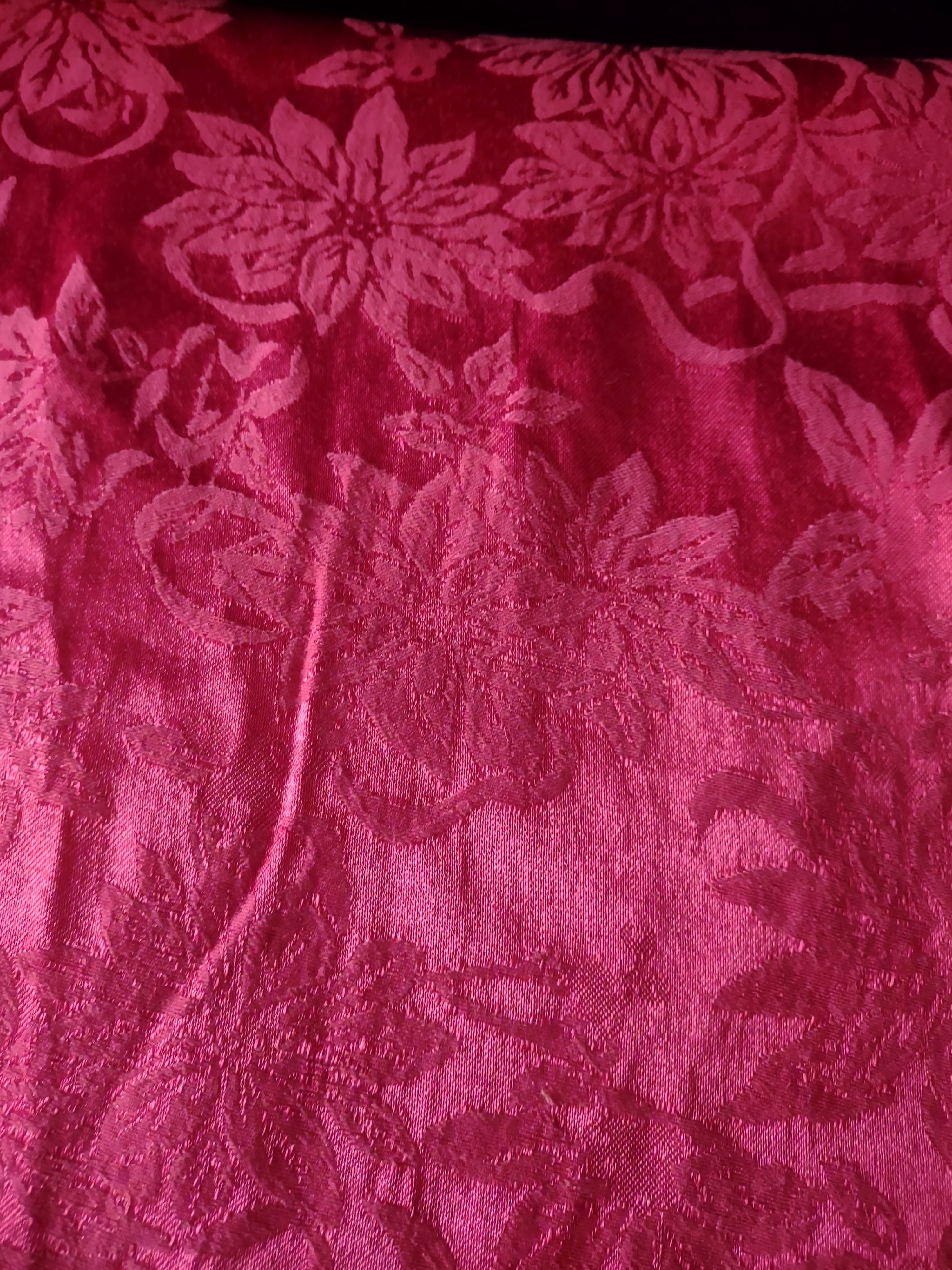 Vintage Christmas 2 Different Red Round Tablecloth Poinsettia Pattern (Lot 4689)