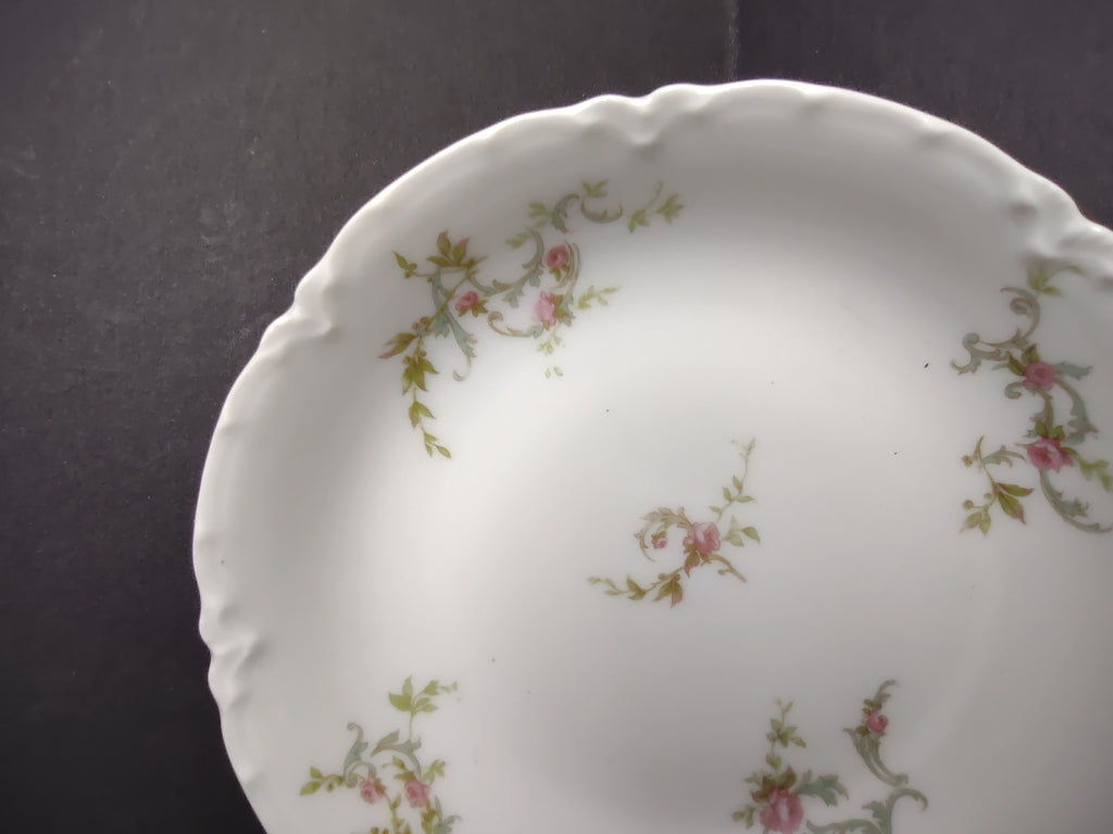 Haviland Limoges Small Bowl 5" White Scalloped Edge Rose Blue Ribbon (lot 856)