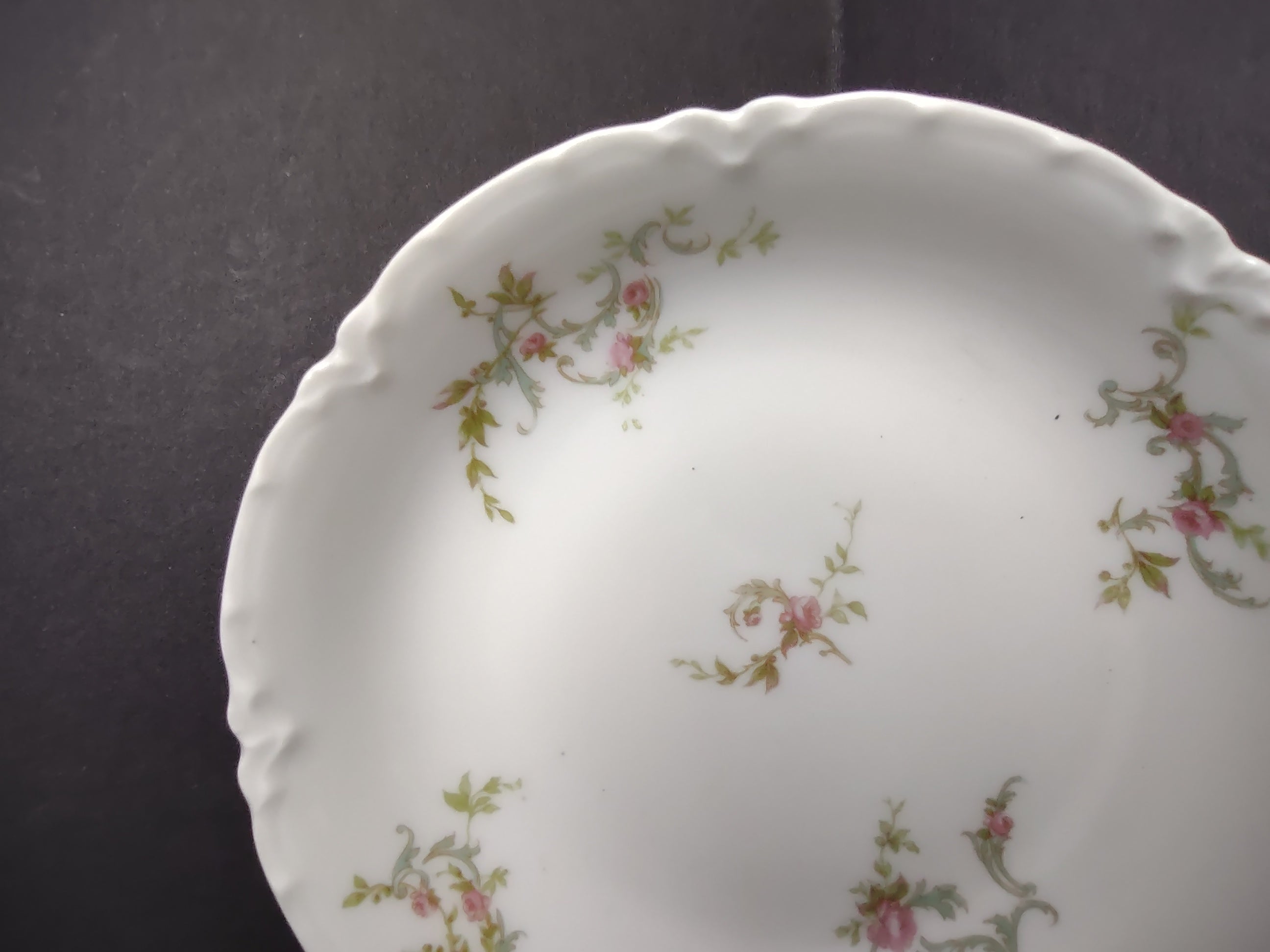 Haviland Limoges Small Bowl 5" White Scalloped Edge Rose Blue Ribbon (lot 856)