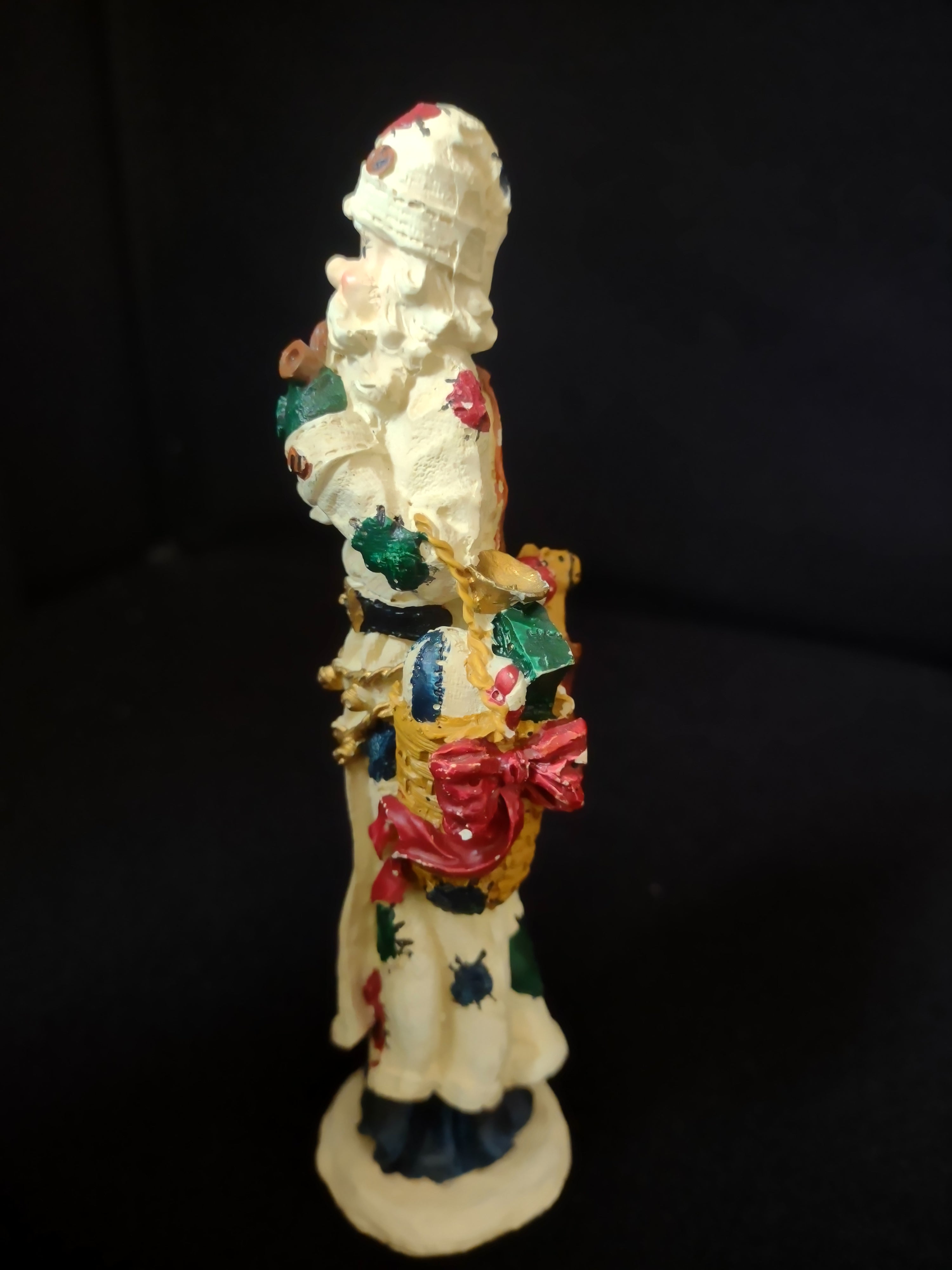 Christmas Decor Santa and Golden Christmas Tree 6" (lot 1718)