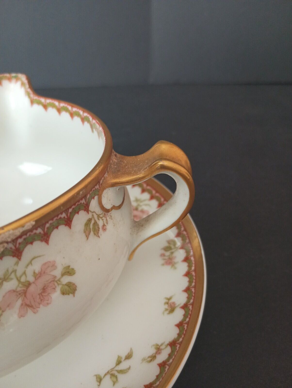 Haviland France Limoges Thanksgiving Round Gravy Boat Plate Attached (lot 380)