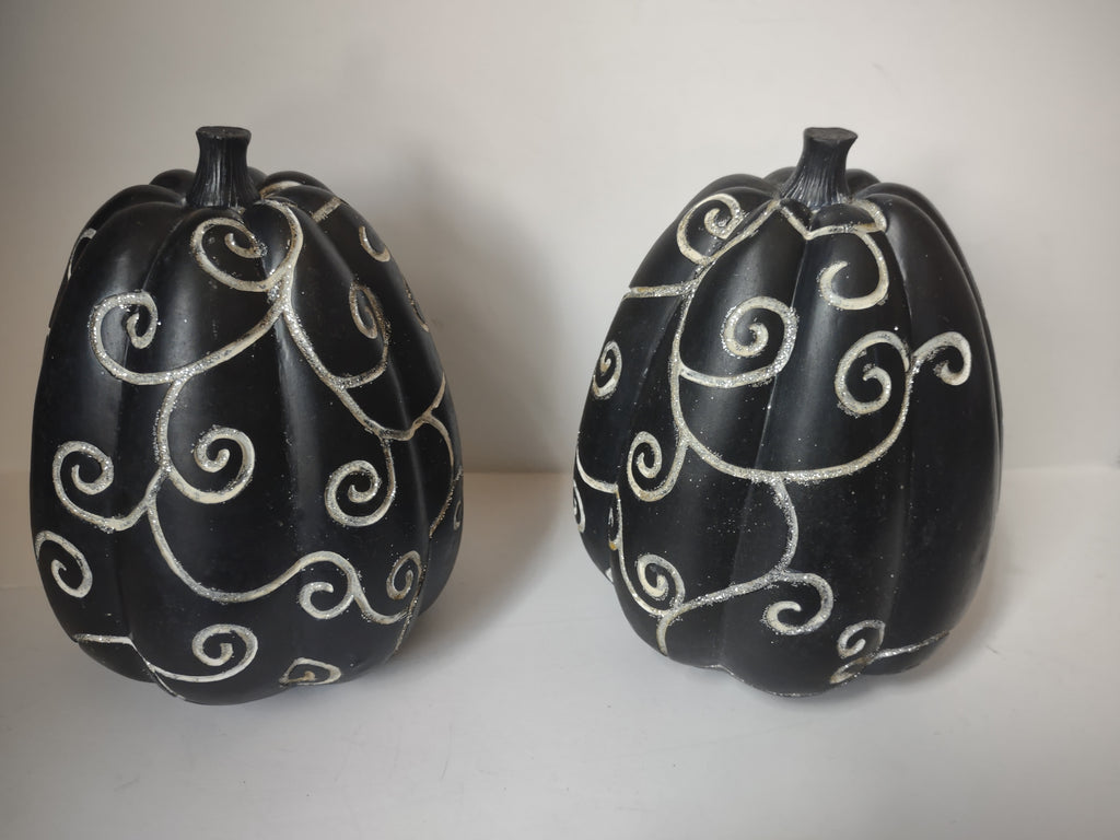 Halloween Black Pumpkin x 2 Silver Scroll Design 8" Polyresin (lot 3000j)