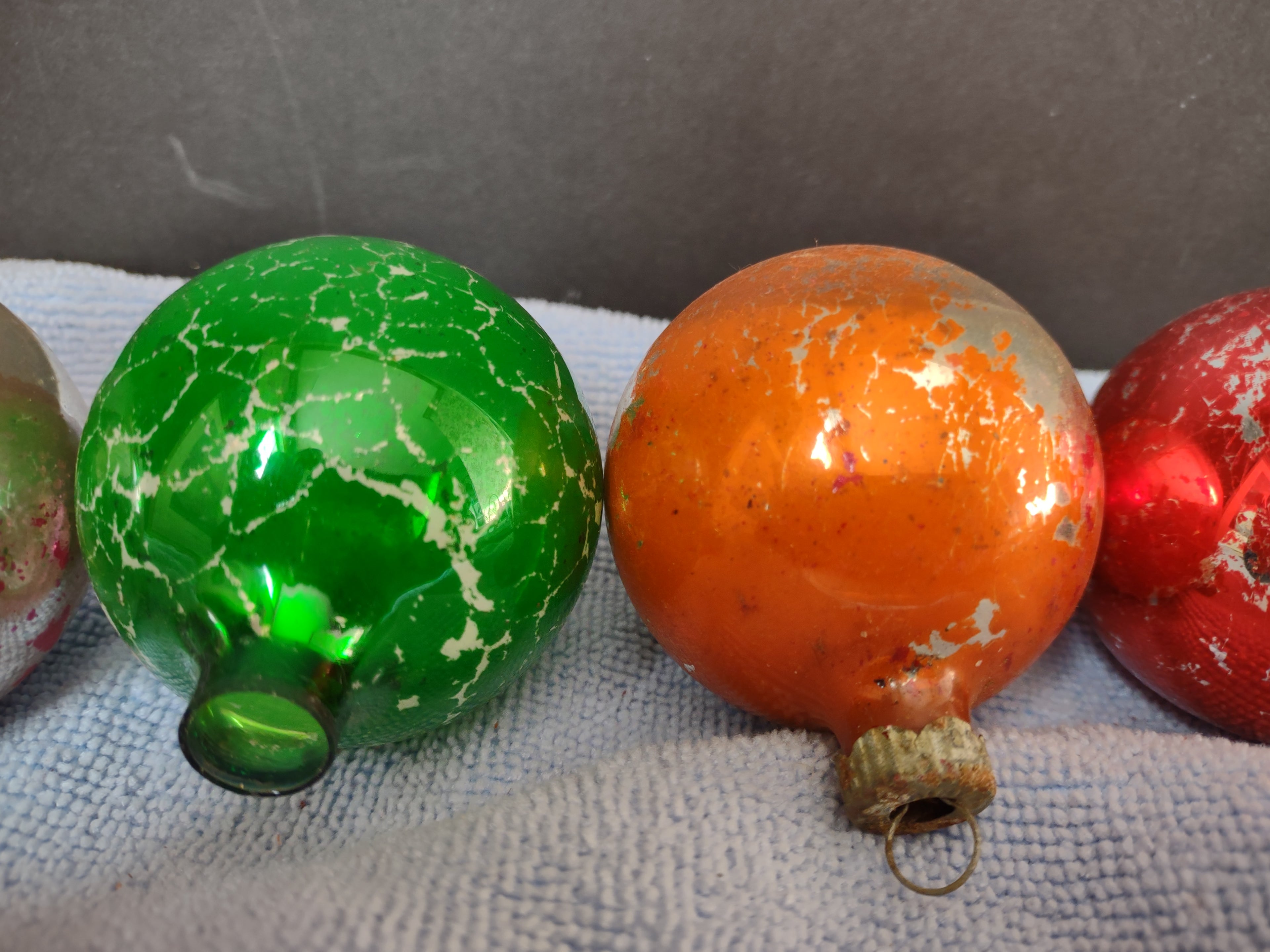 Vintage Christmas Ornament Red Bulb x 4 Shiny Brite 2-1/2" IMERFECT (lot 3452)