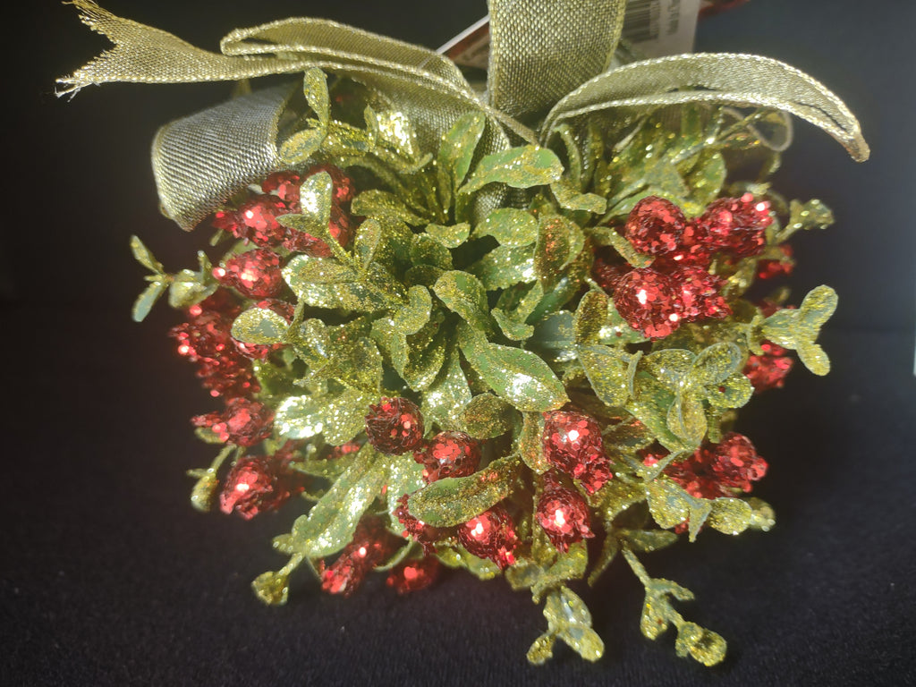 The Original Christmas Holiday Ornament Kissing Krystal Mistletoe (lot 1677)