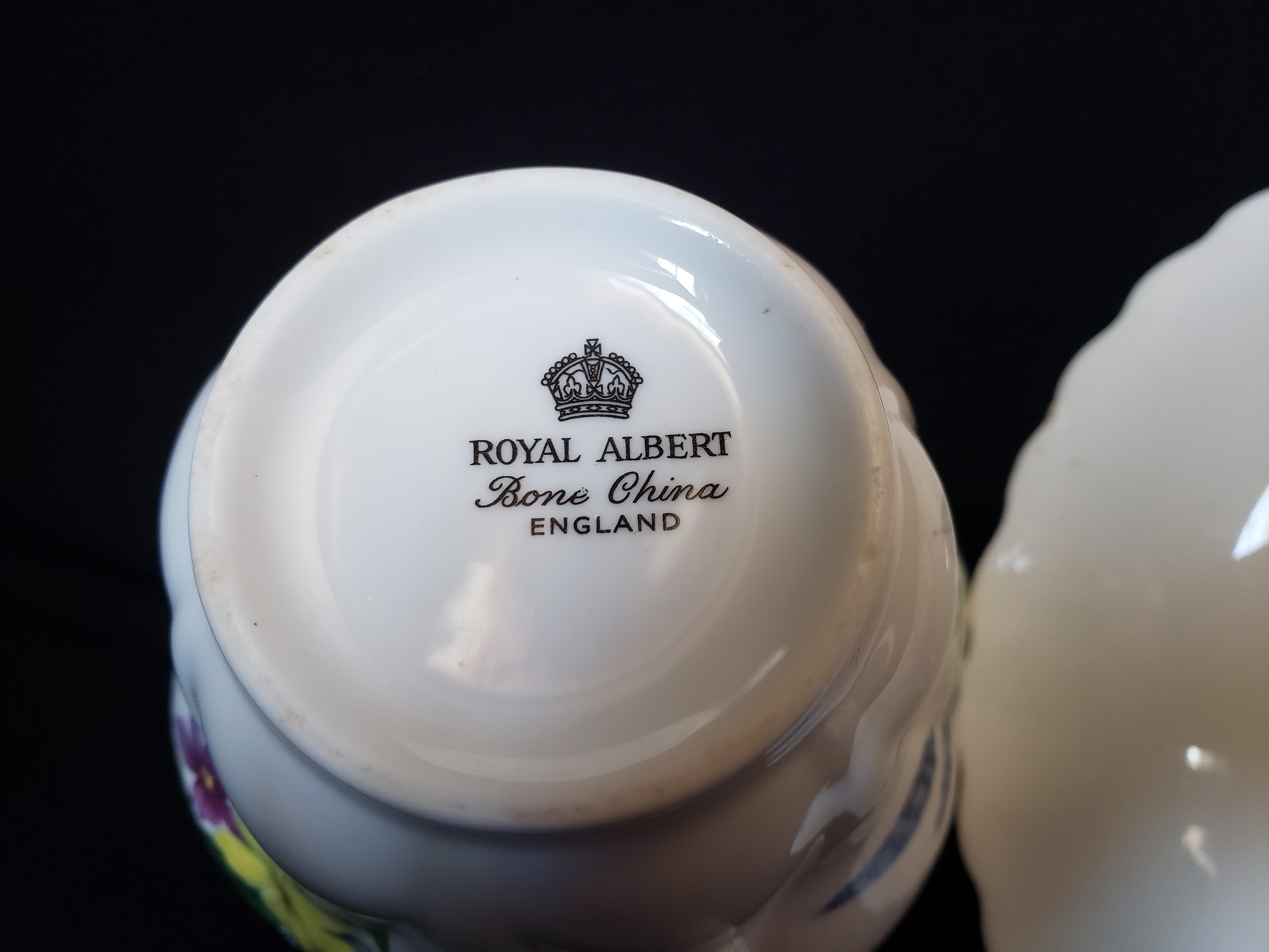 Royal Albert Tea up with Saucer Violets (lot 2032)