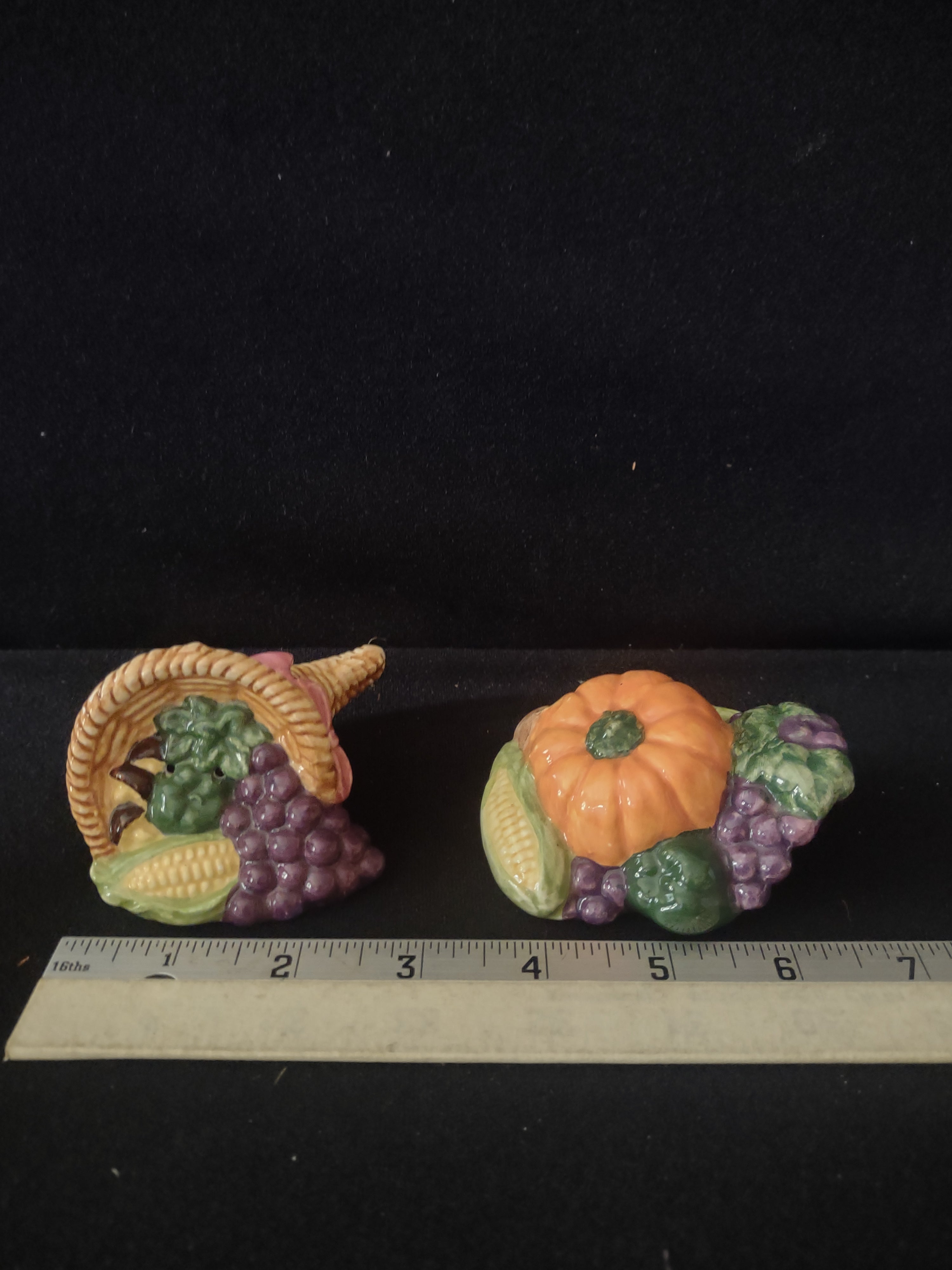 Brinn Ceramic Thanksgiving/Fall Cornucopia Pumpkin Salt Pepper Shakers (Lot 3447