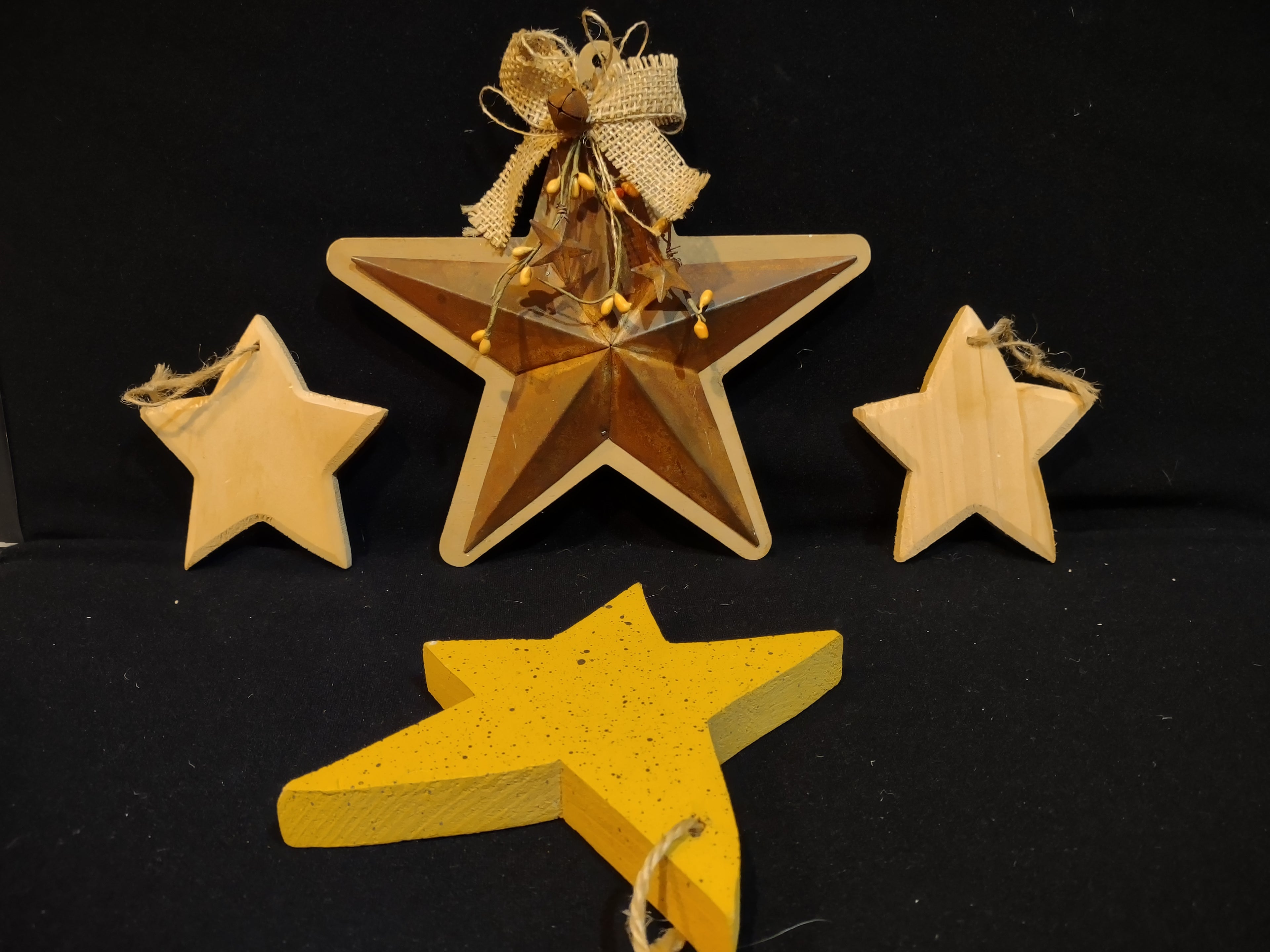 Rustic Christmas Wooden Stars 1 Decorated 8" 2 Small 1 Speckled (Lot 4641)