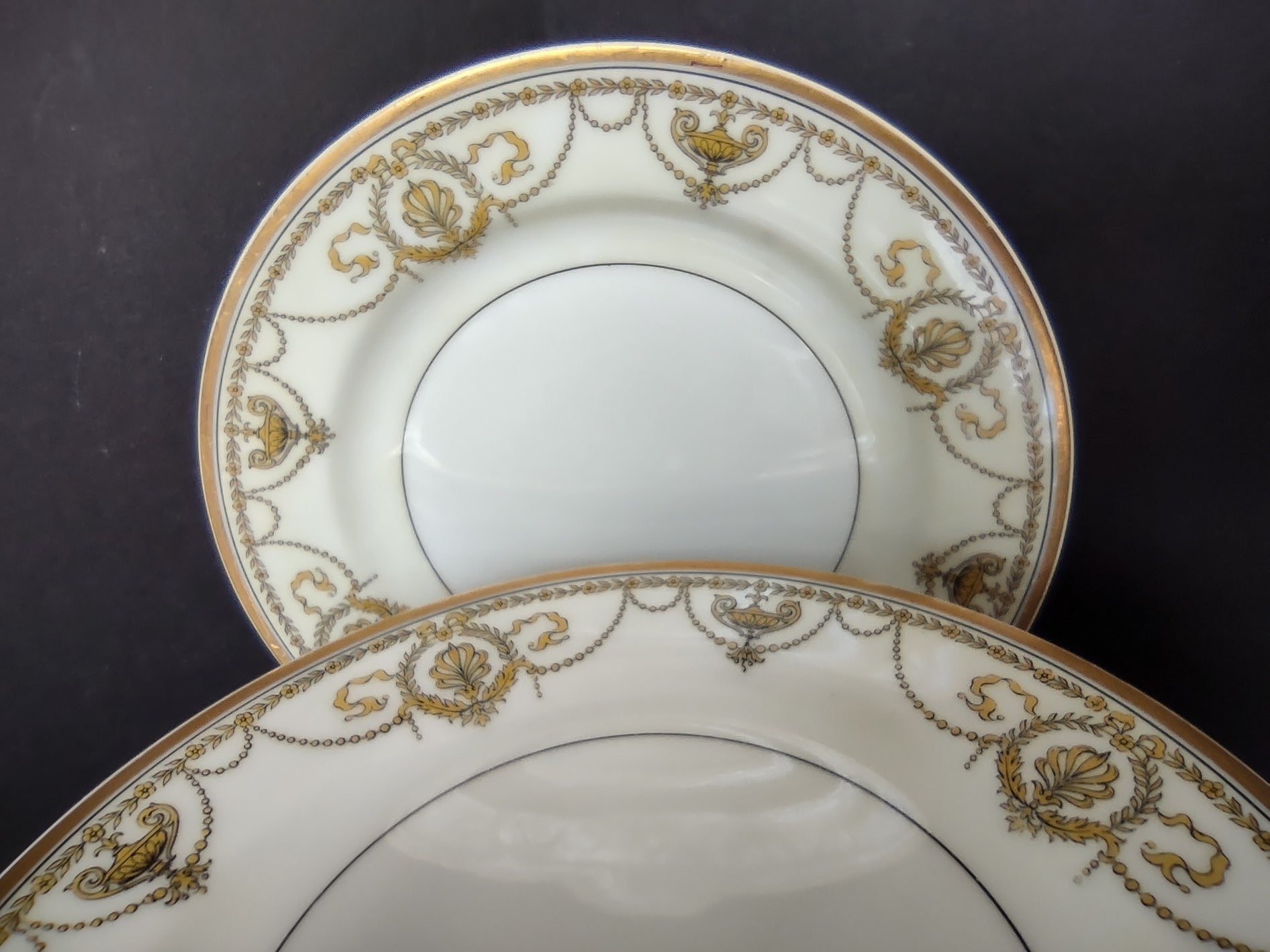 Haviland Limoges Eugenie 8 x Bread Plate Yellow Laurel Swag Ribbon (lot 940)