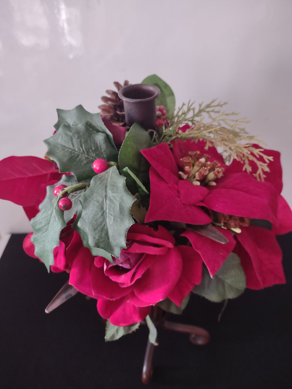 Vintage Poinsettia Hydrangea Christmas Metal Vase Taper Candle Holders (Lot 4083