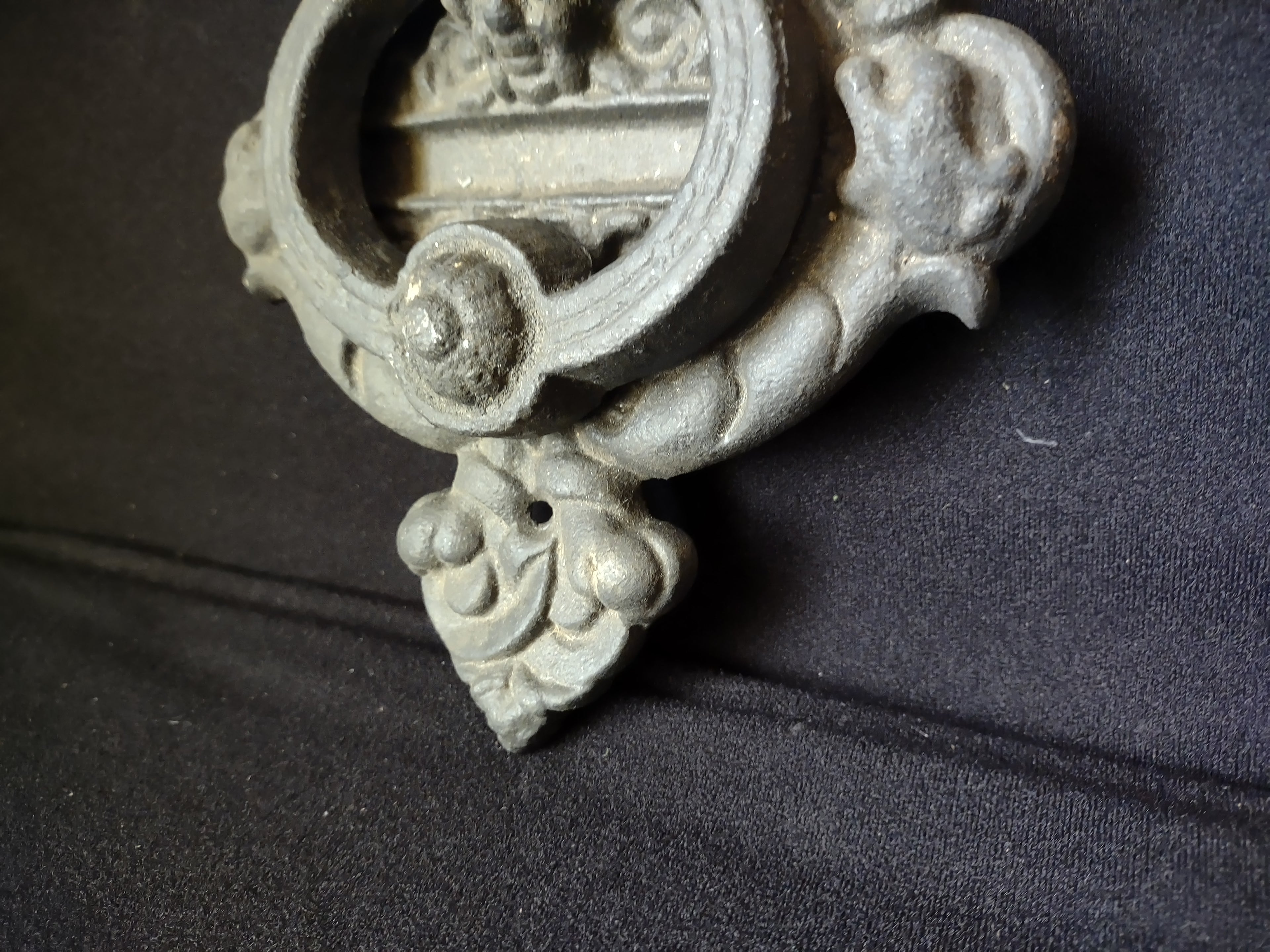 Cast Iron Door Knocker Black 10" x 7" (lot 1628)