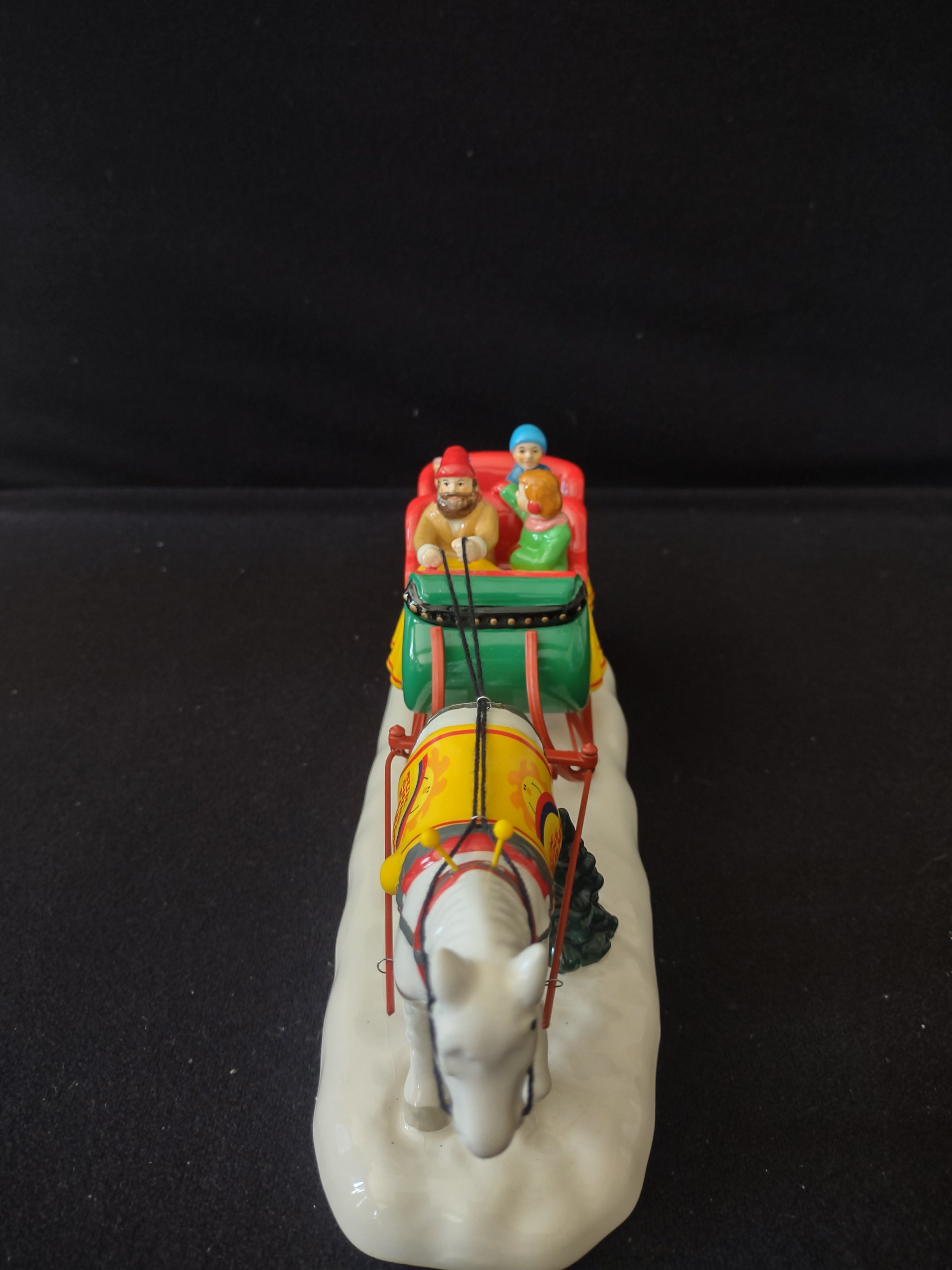 Department 56 Snow Village Sleigh Ride A Holiday Sleigh Ride Together (Lot 3275)