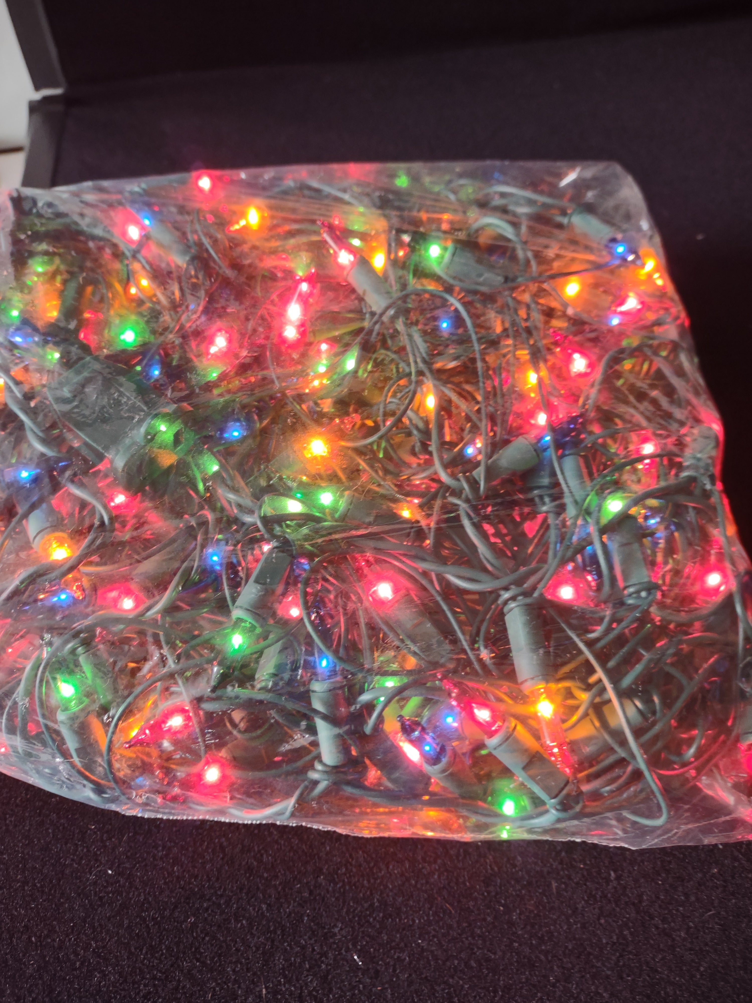 Christmas Multicolor 200 Mini Net Lights (Lot 4327)
