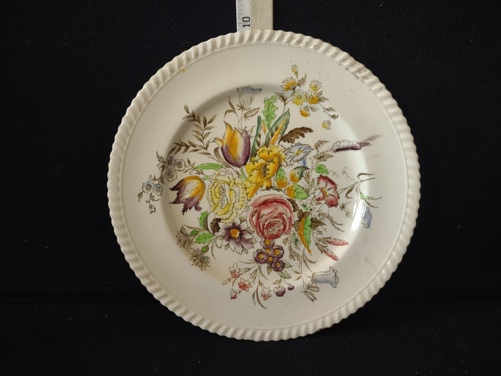 Vintage Johnson Bros Garden Bouquet Ironstone England Dinner Plate (lot 5613)
