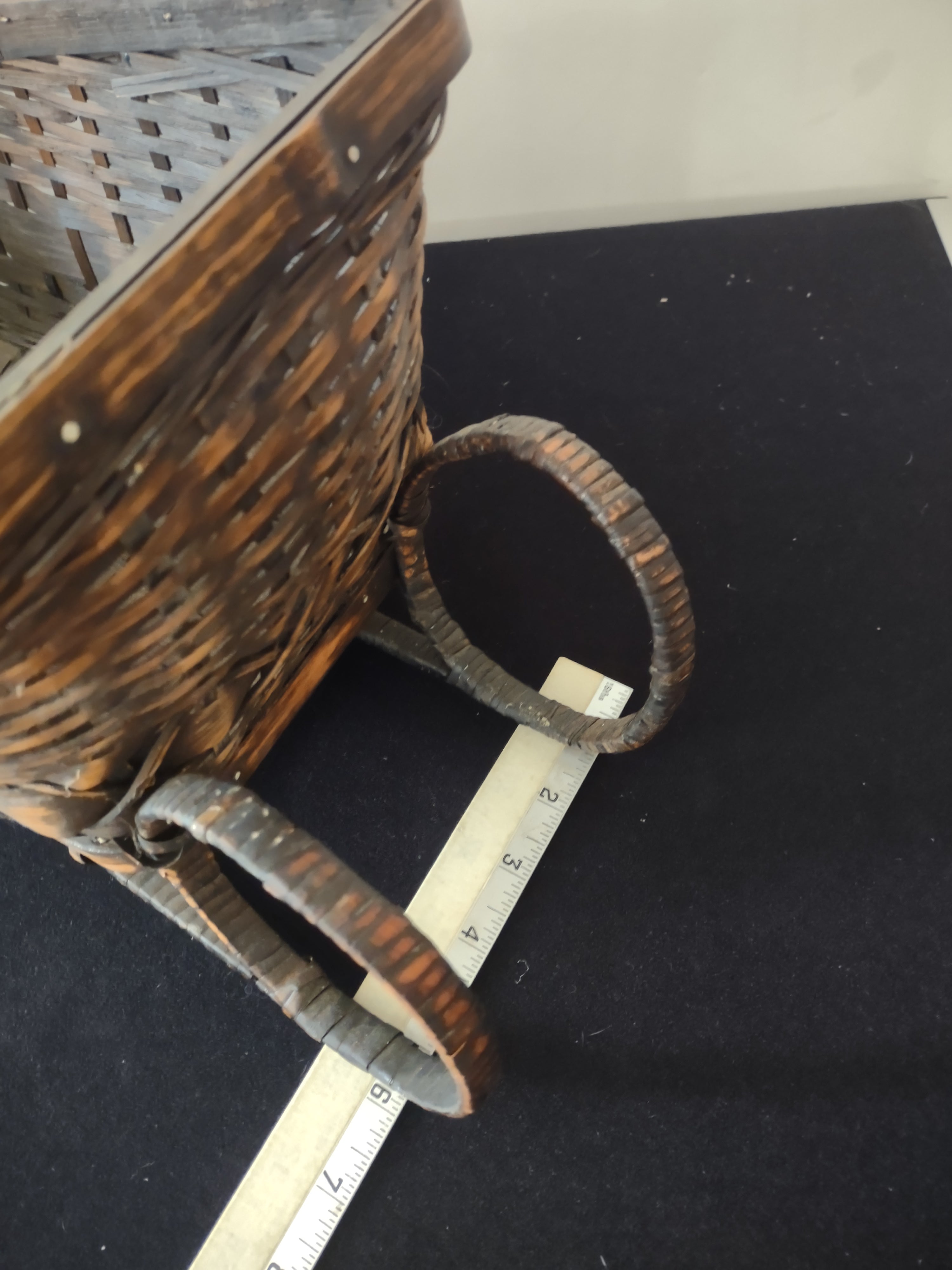 Vintage Christmas Wicker Sleigh Basket Planter (Lot 3713)