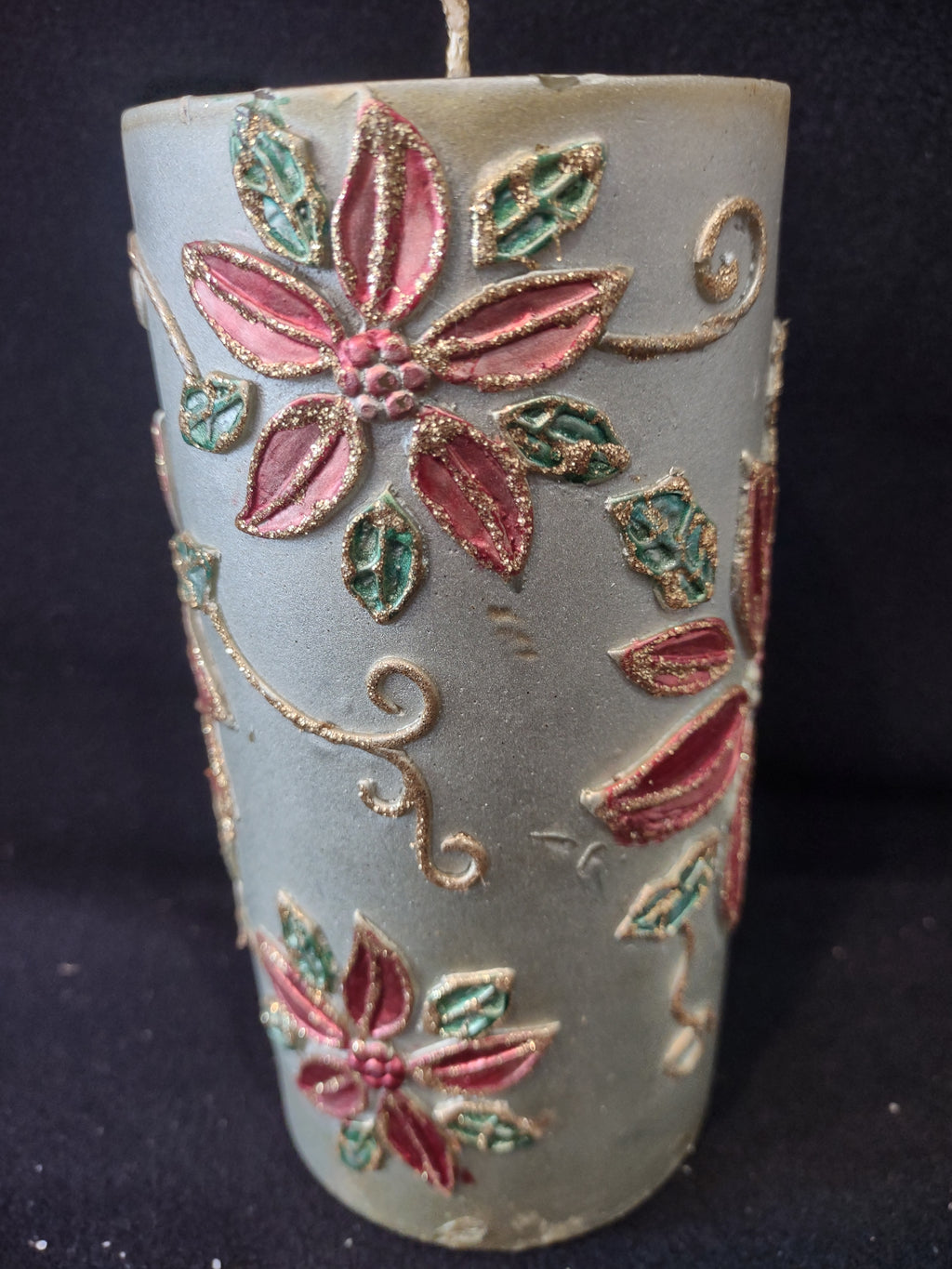 Christmas Poinsettias Gold Trim Decorated 6" Pillar Candle (Lot 4209)
