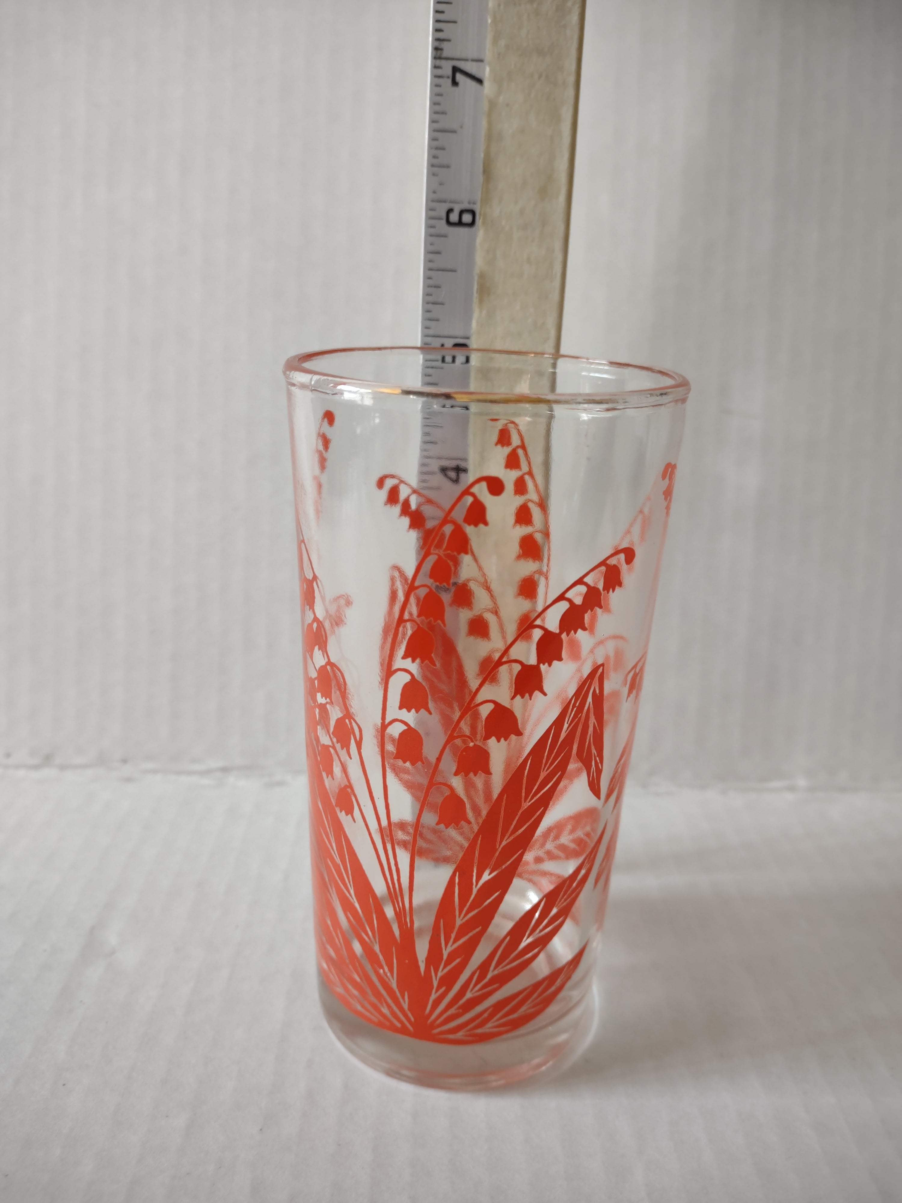 Vintage MCM Lilly of the Valley Red Drinking Tumbler Glass x 2 (lot 5163)
