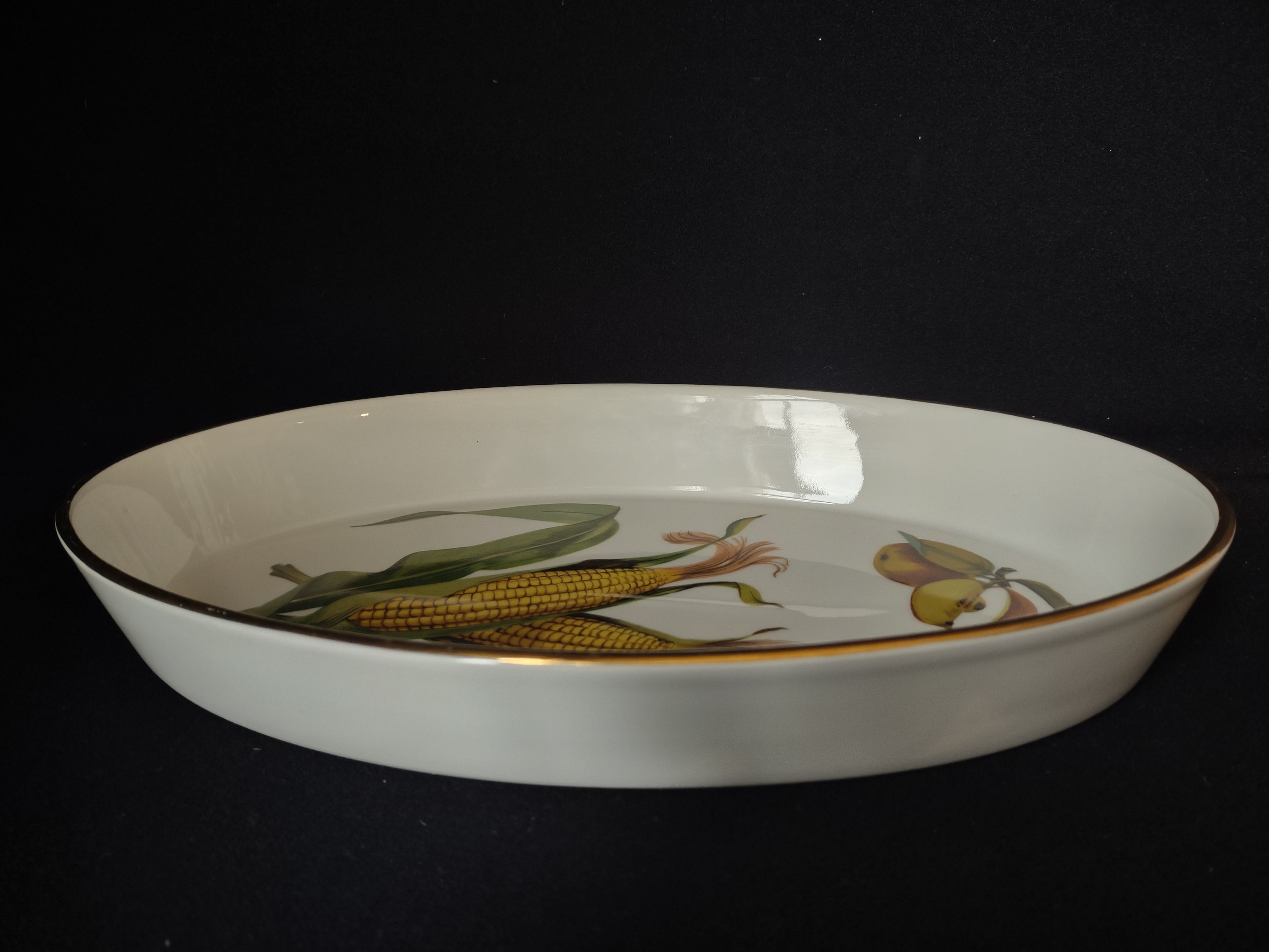 Royal Worcester Evesham 12" Oval Baking Dish Oven to Table (lot 2769)