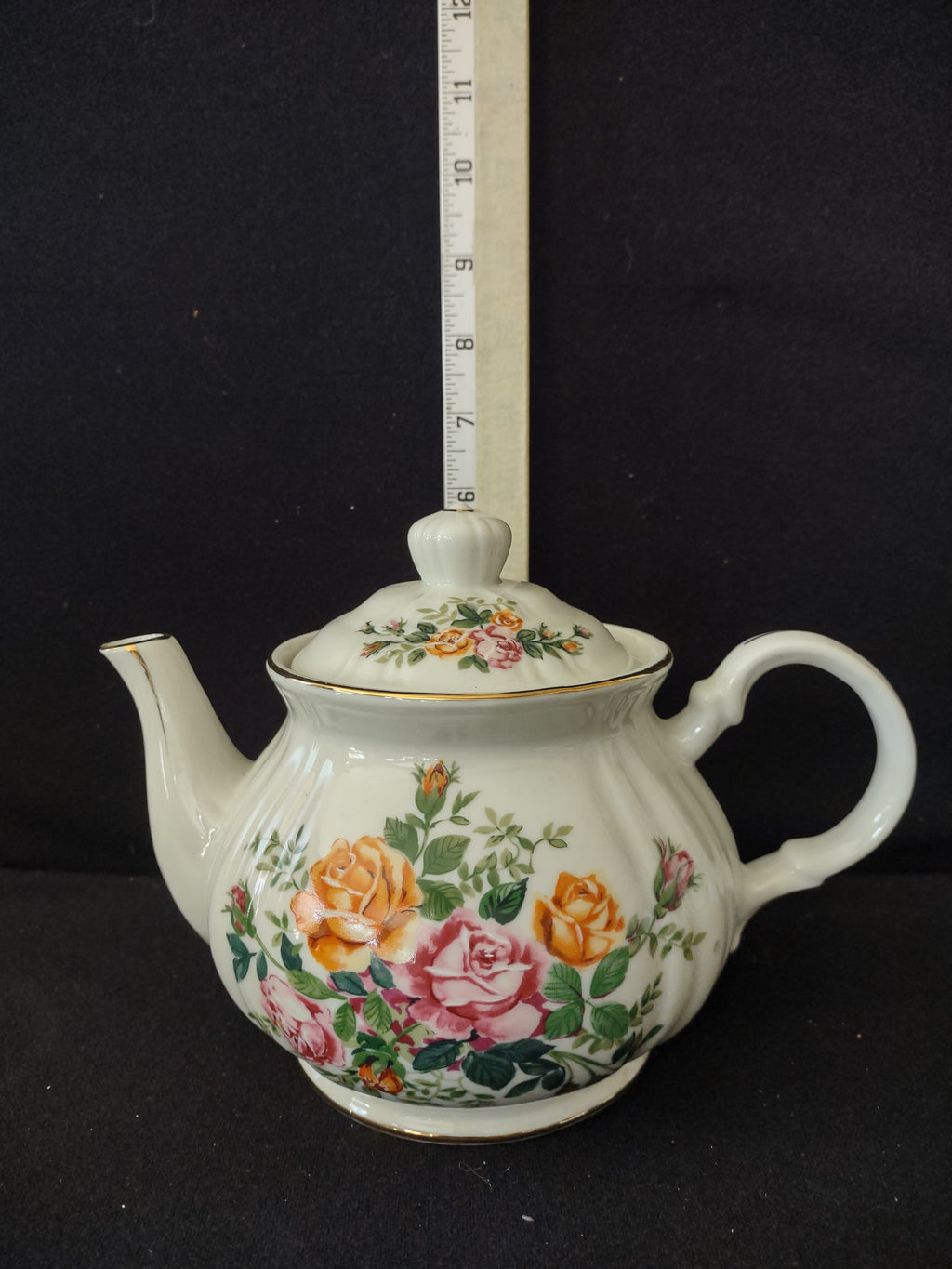 Vintage Robinson Design Group Floral Teapot Gold Trim Made In Japan (Lot 3783)