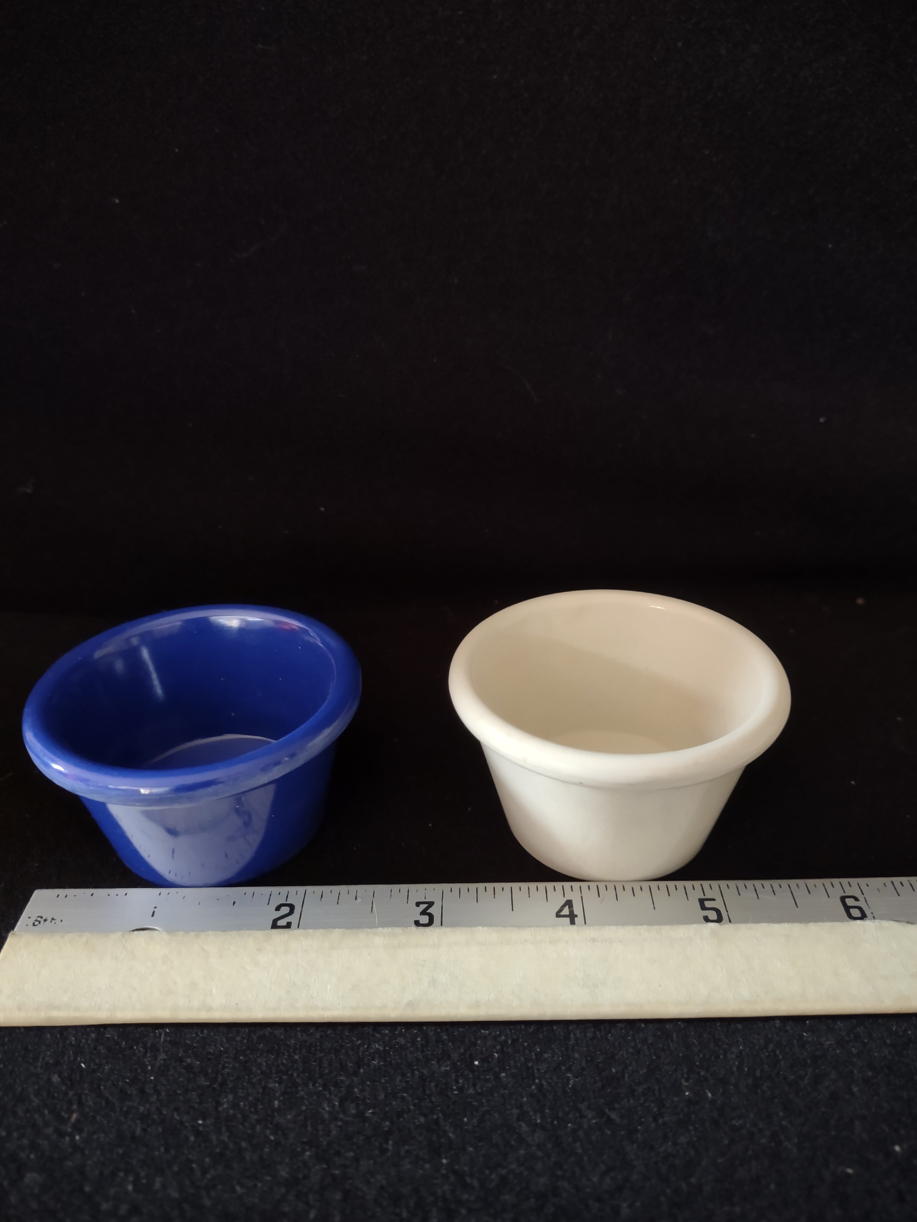 Small 1.5 Oz Ramekins Sauce Butter Dish 6 Blue 2 White (Lot 5328)