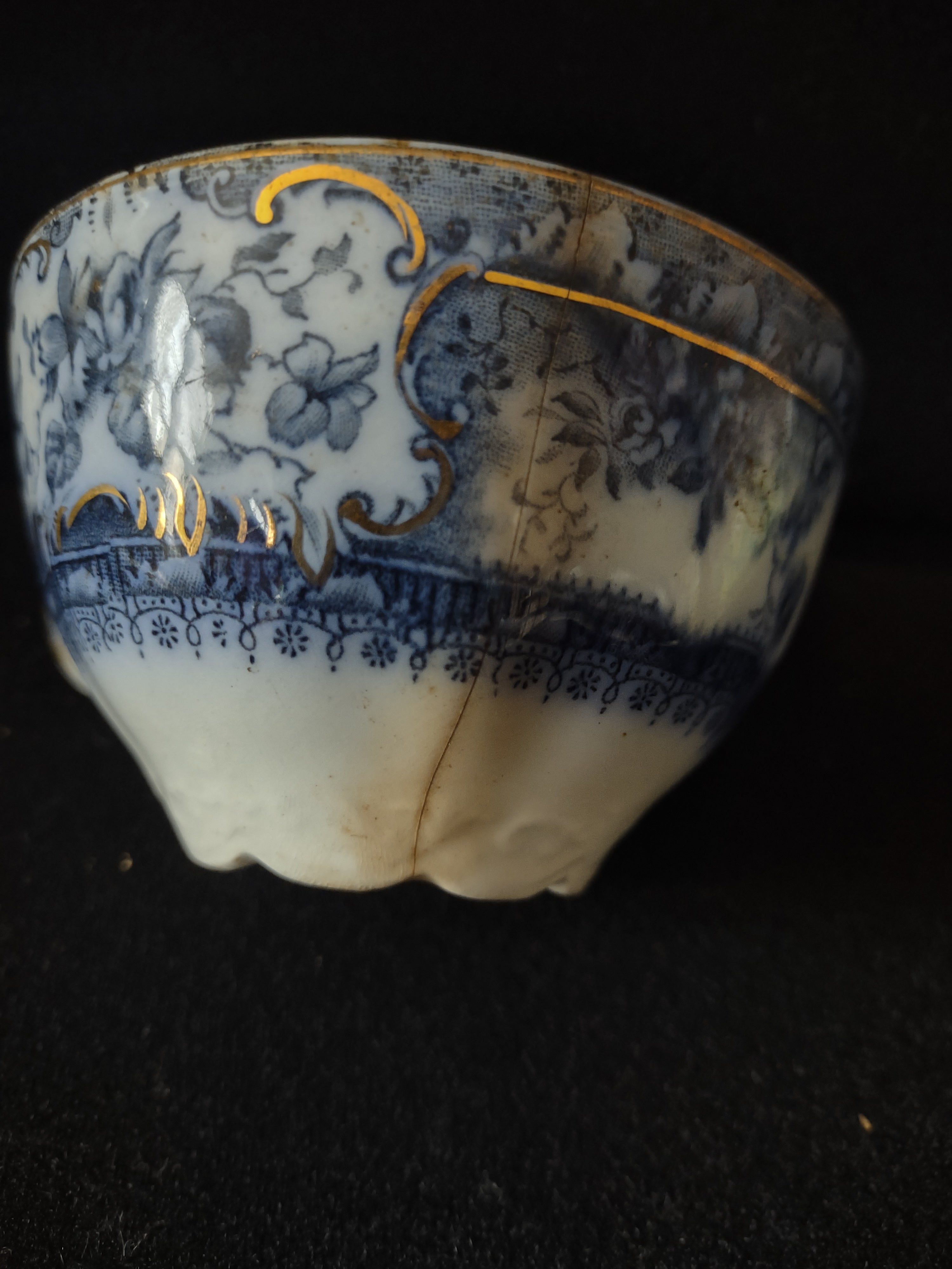 Vintage English Teacup Blue White Gold Trim REPAIRED (Lot 5577)
