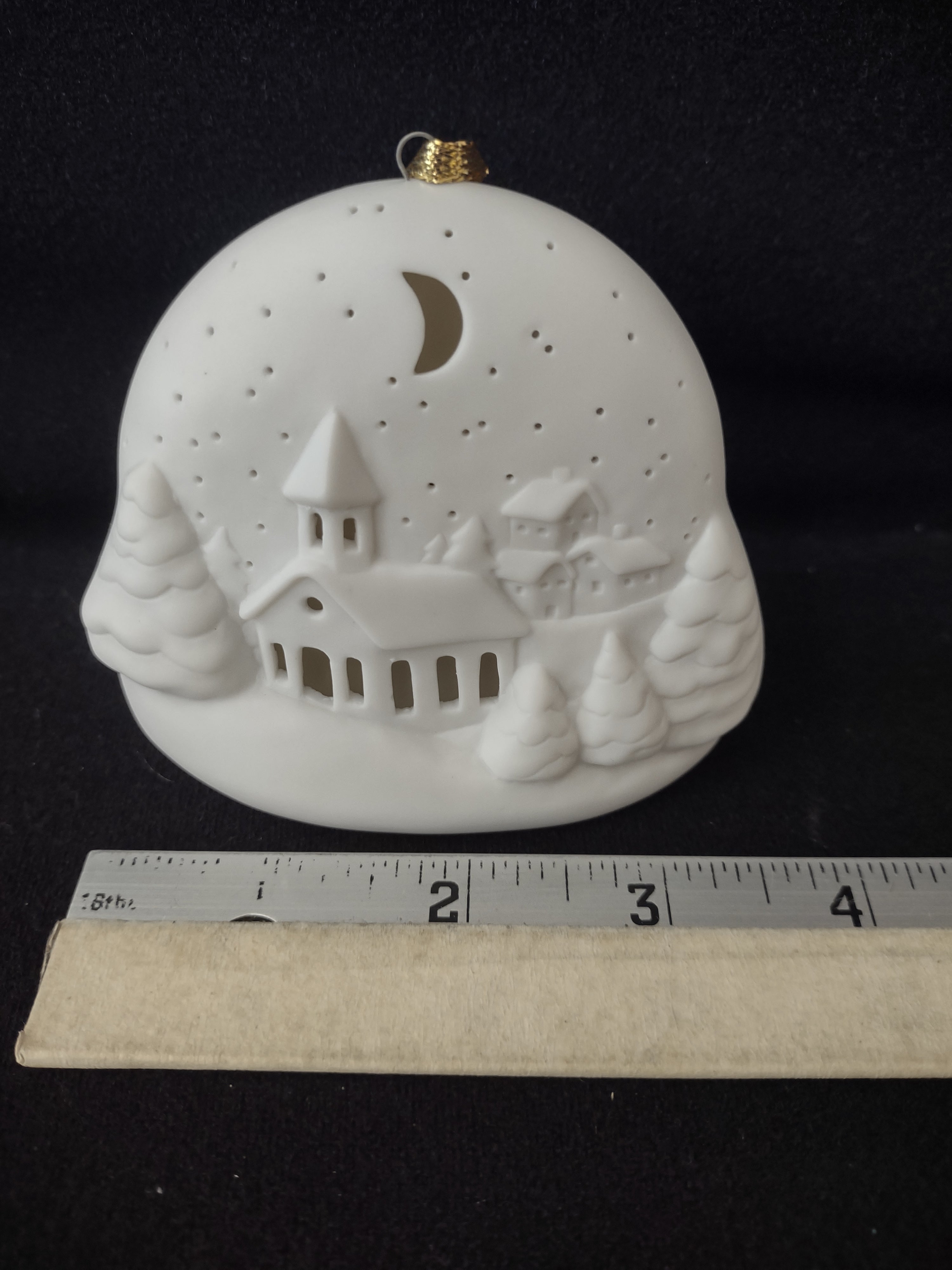 Vintage 1994 Hallmark Christmas Lighted Peaceful Village Ornament (Lot 4139)