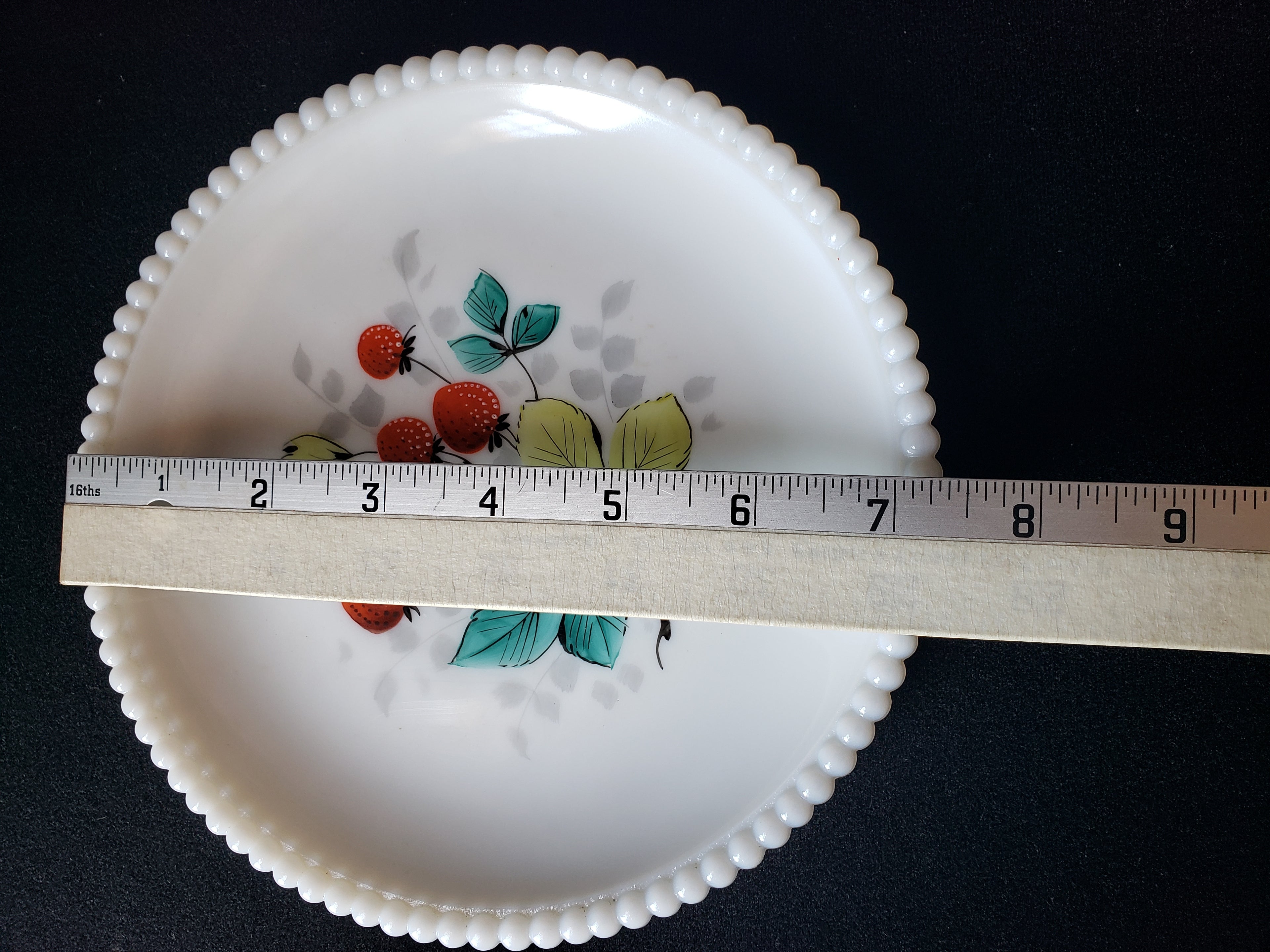 Vintage Westmoreland Strawberry Motif Milk Glass Dessert Plate (lot 2185)