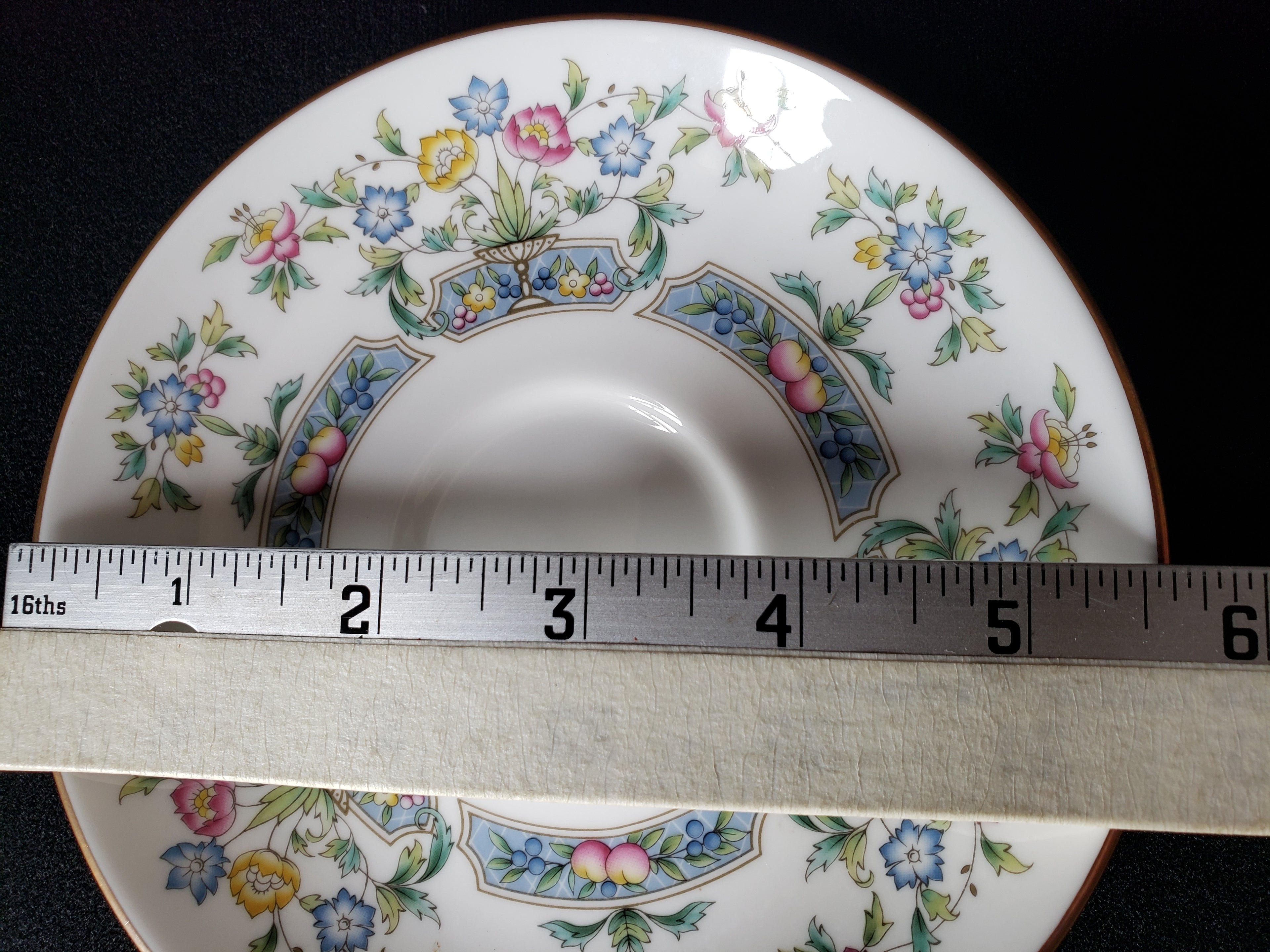 Vintage Royal Worcester Mayfield Saucer ONLY (lot 2084)
