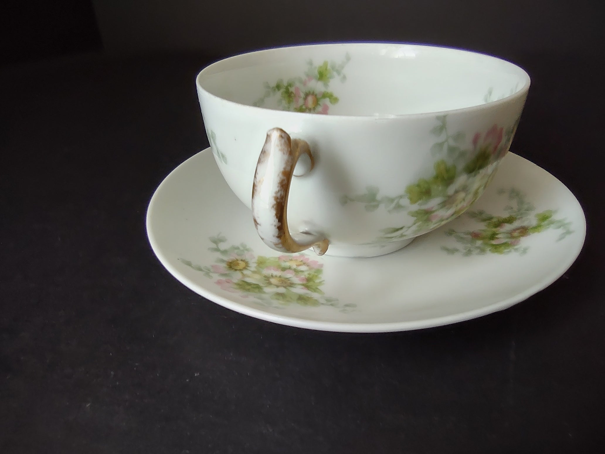 Haviland Limoges GDA Tea Cup & Saucer Pink Daisy Daisies (lot 878)