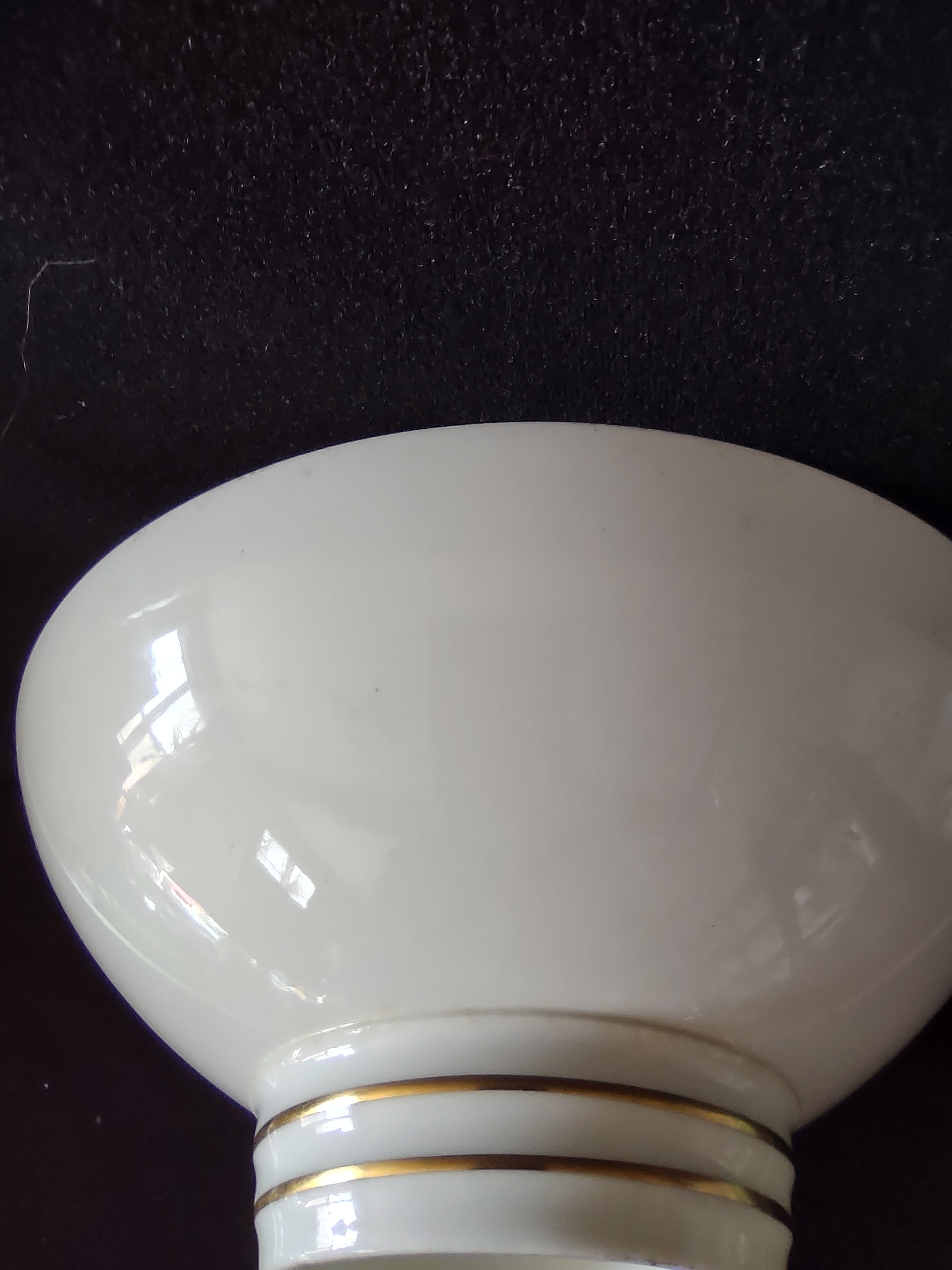 Vintage Minton White Paisley Vegetable Bowl Bone China Pedestal Foot (Lot 5516)