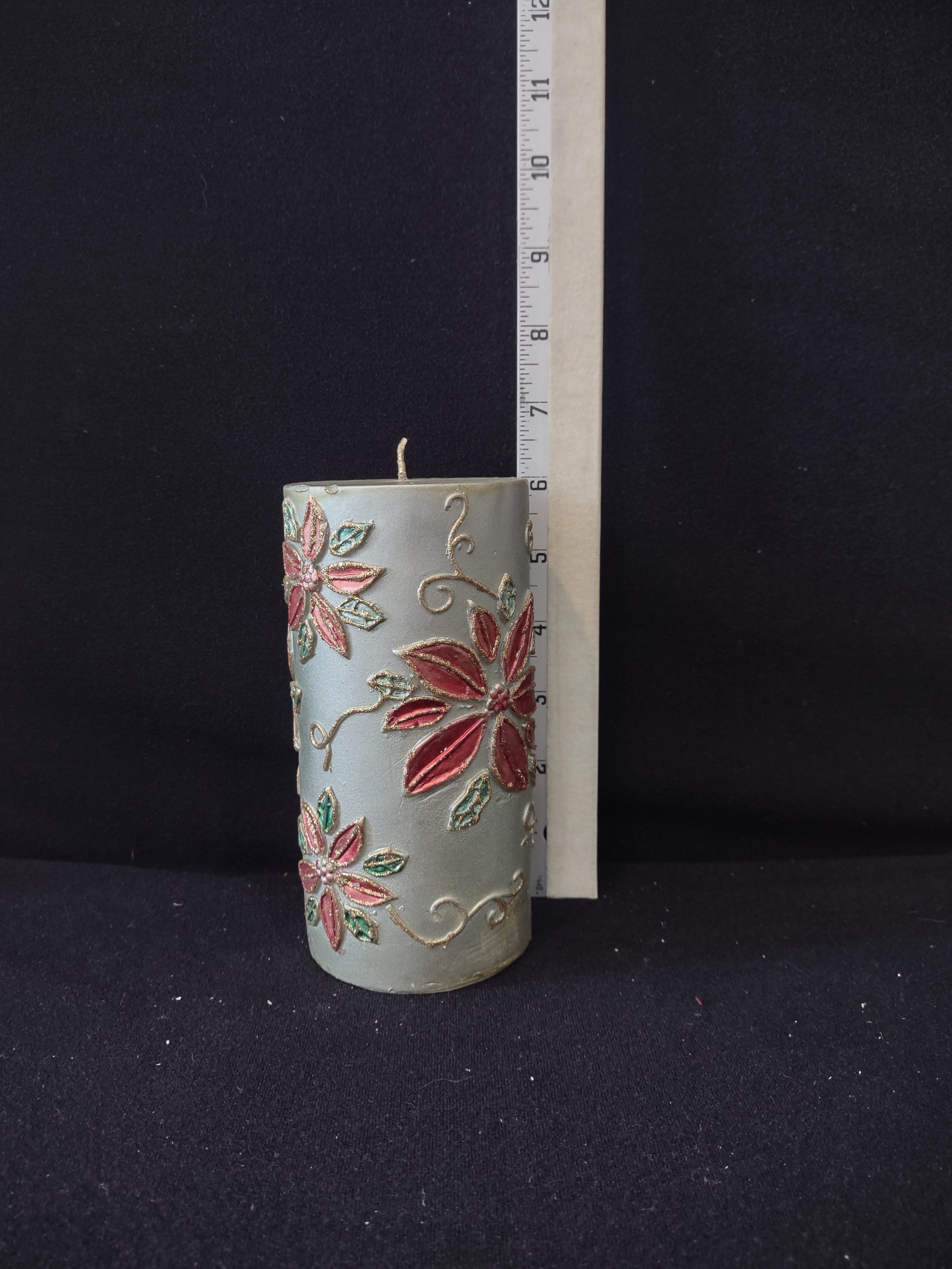 Christmas Poinsettias Gold Trim Decorated 6" Pillar Candle (Lot 4209)