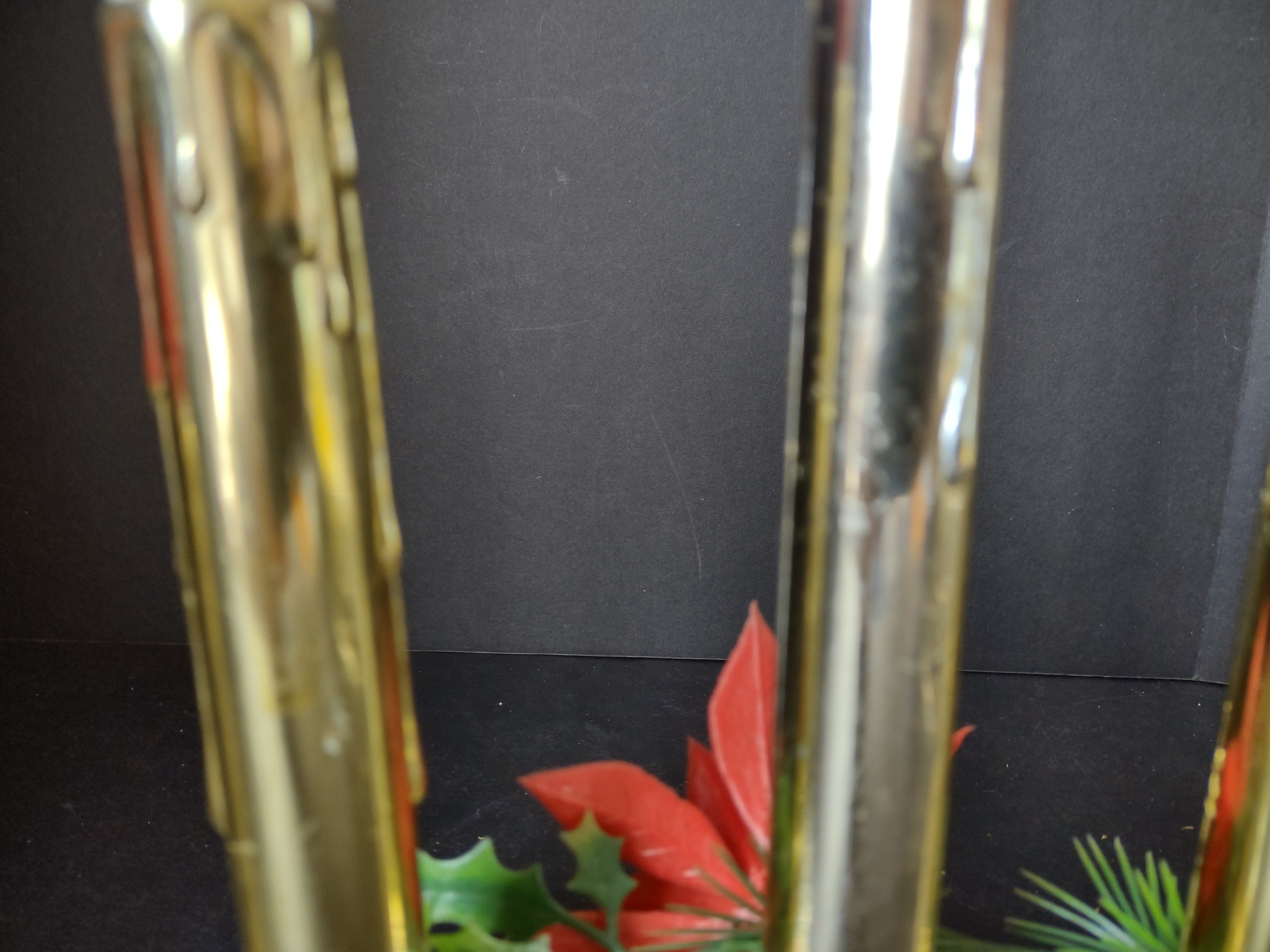 Christmas Window 5 Candle Drip Red Lights Golden Candelabra Candolier (lot 2304)