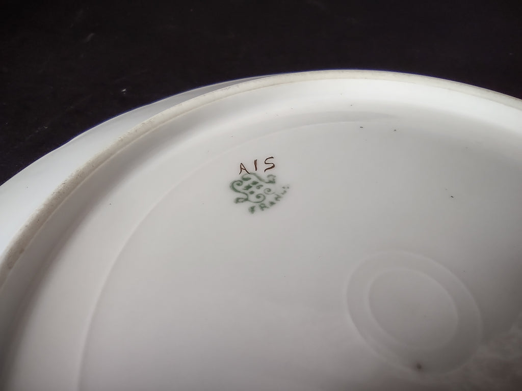 Wm. Guerin Limoges Dinner Plate Gold Trim French Chick Monogramm S (lot 985)