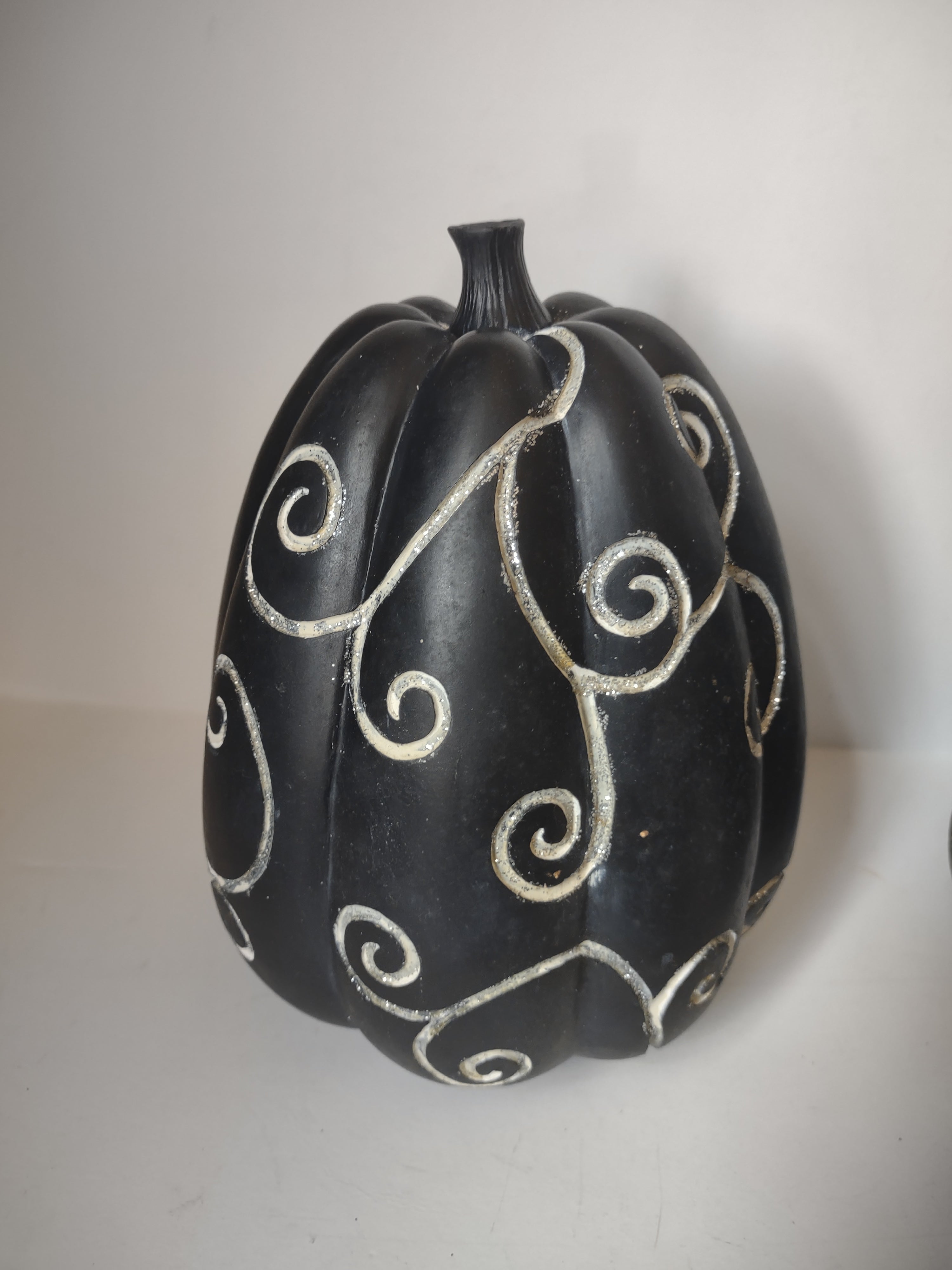 Halloween Black Pumpkin x 2 Silver Scroll Design 8" Polyresin (lot 3000j)
