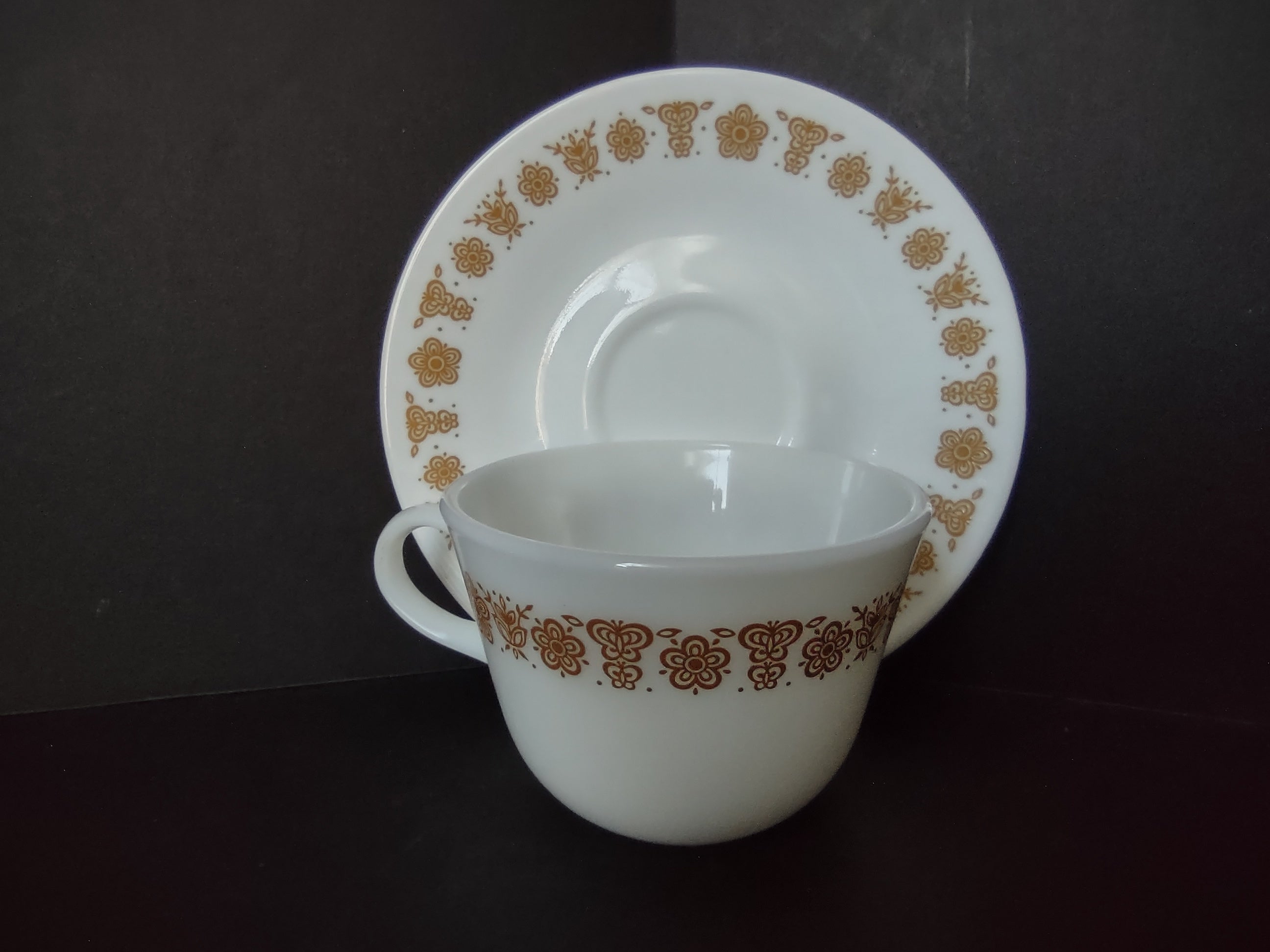 Corelle 8 x Teacup Saucer Golden Butterfly (lot 1207)
