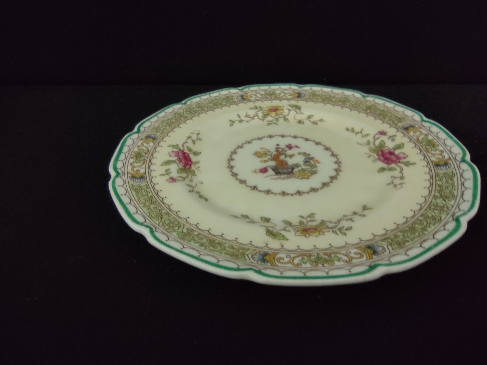 Vintage Bone Royal Doulton Indian Tree England Dessert Bread Plate 6-1/4" (lot 142)