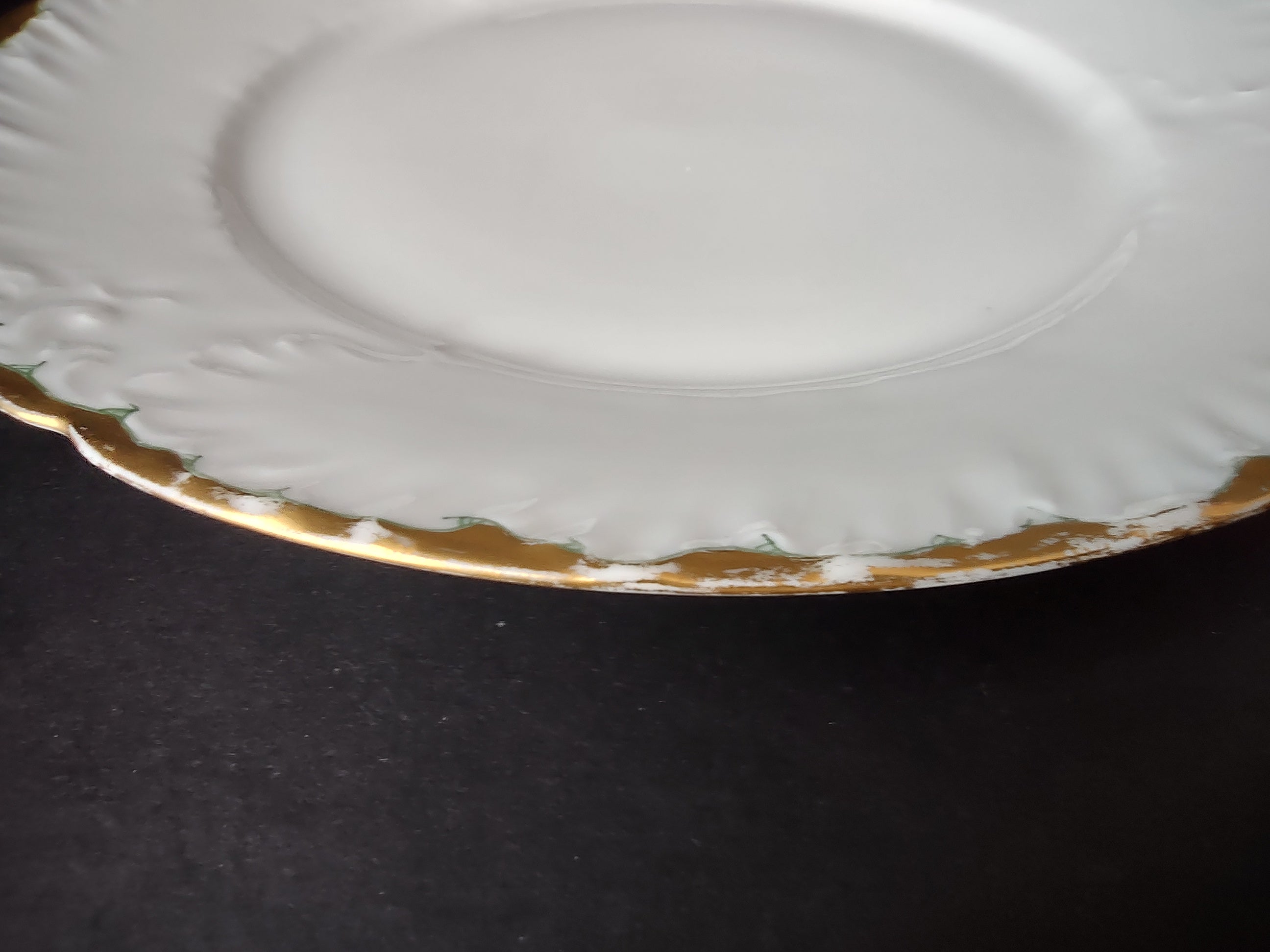 Wm. Guerin Limoges Dinner Plate Gold Trim French Chick Monogramm S (lot 985)