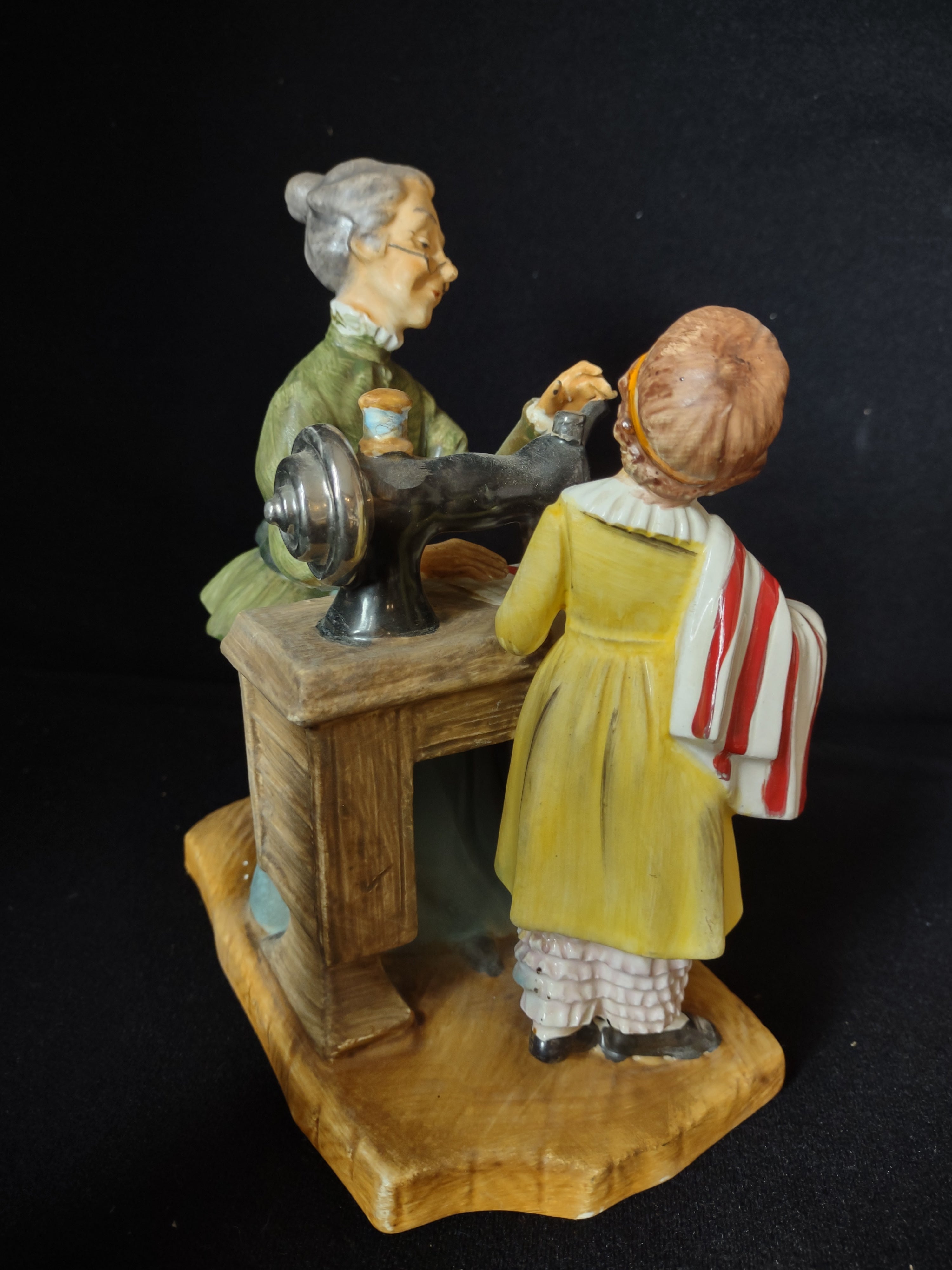 Vintage Figurine Sculpture Grandma and Child Sewing American Flag (lot 2698c)