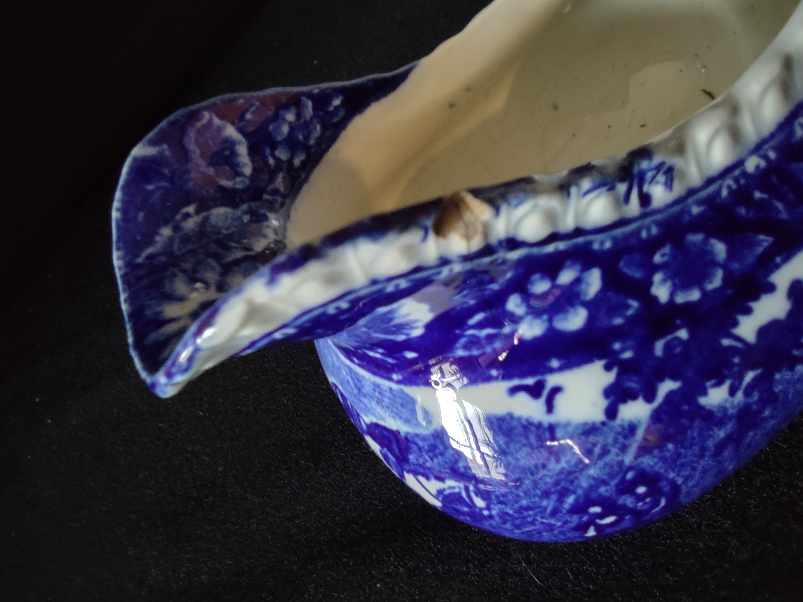 Vintage Yorkville Flow Blue Gravy Boat Creamer CHIP ON RIM (Lot 5568)