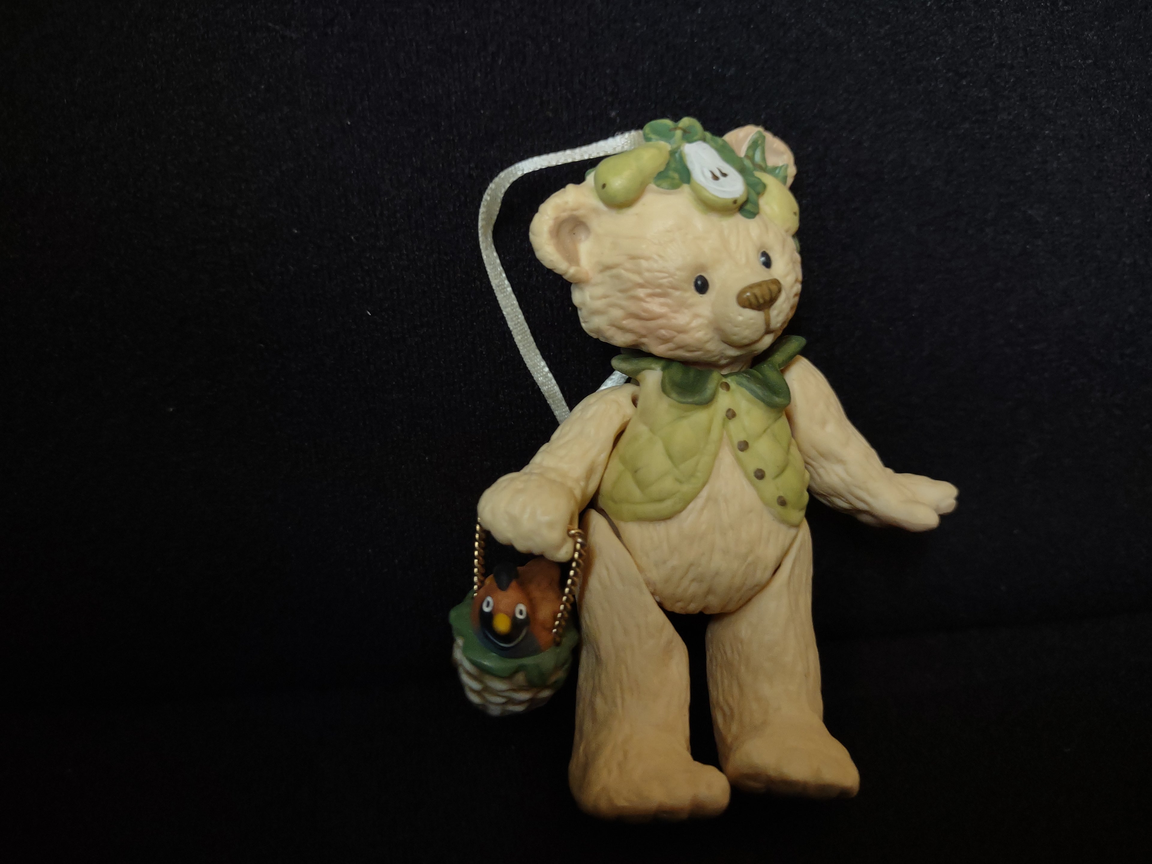 Hallmark Ornament Gift Bearers Bear Christmas Movable arms legs (lot 1603)