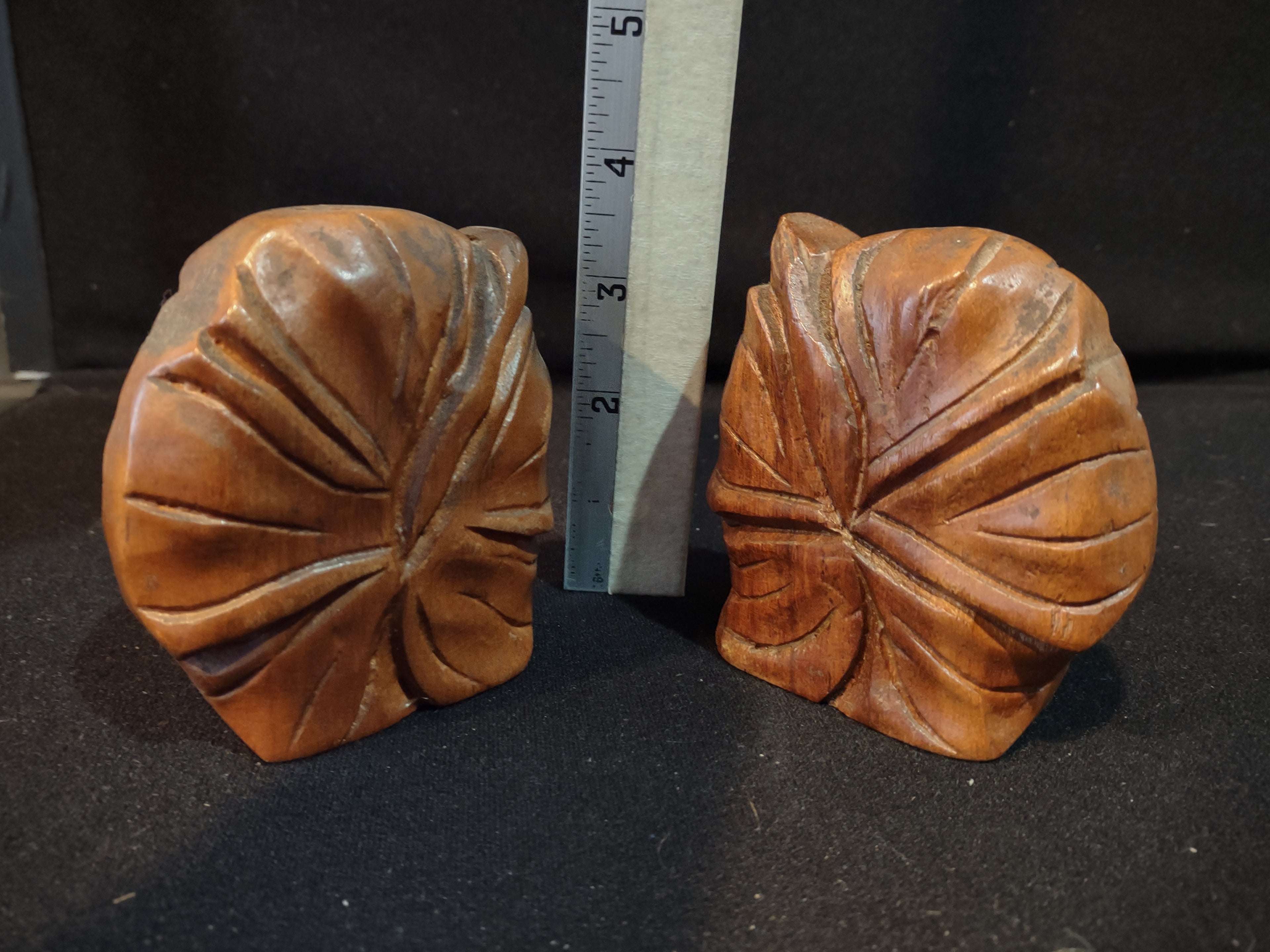 Vintage Philippines Wooden Carved Leaf Flower Salt and Pepper Shaker (lot 5380)