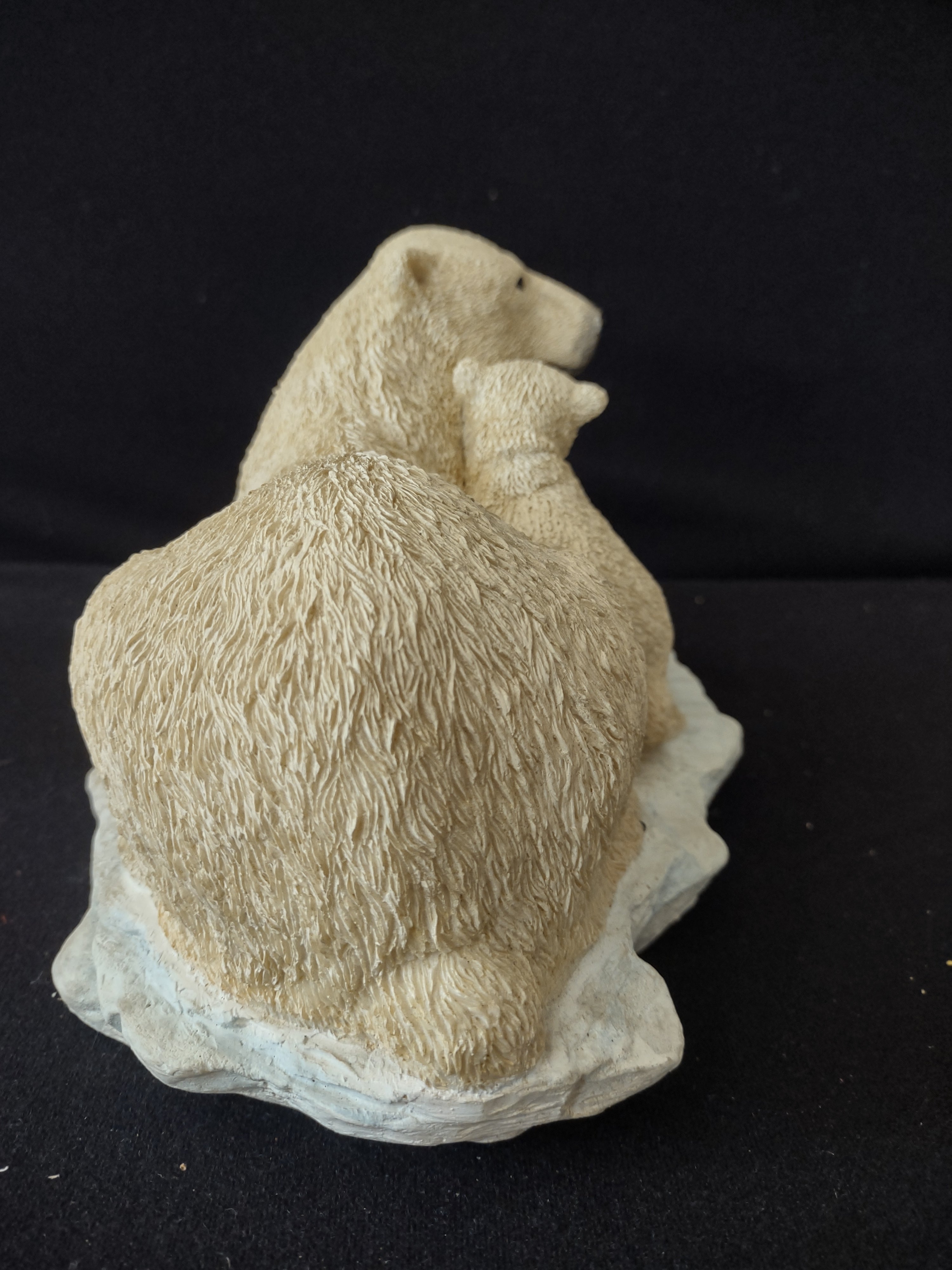 Winter Lenox Watchful Guardian Polar Bear Mother Babies (Lot 3909)