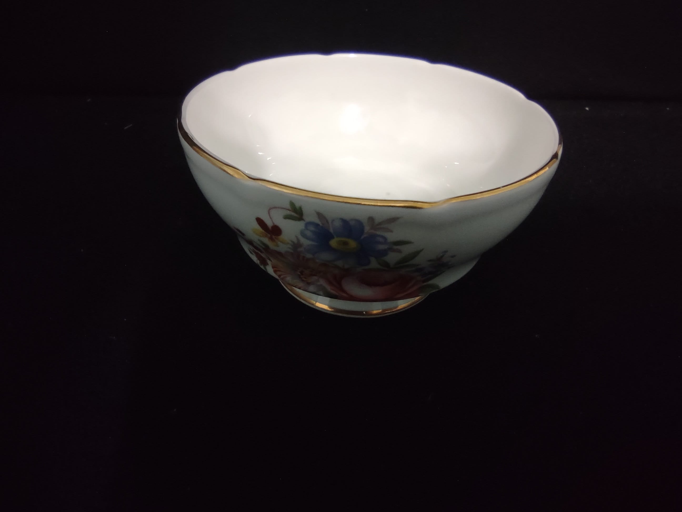 Vintage Set Creamer and Sugar Bowl Paragon Bone China England 2-3/4" (lot 119)