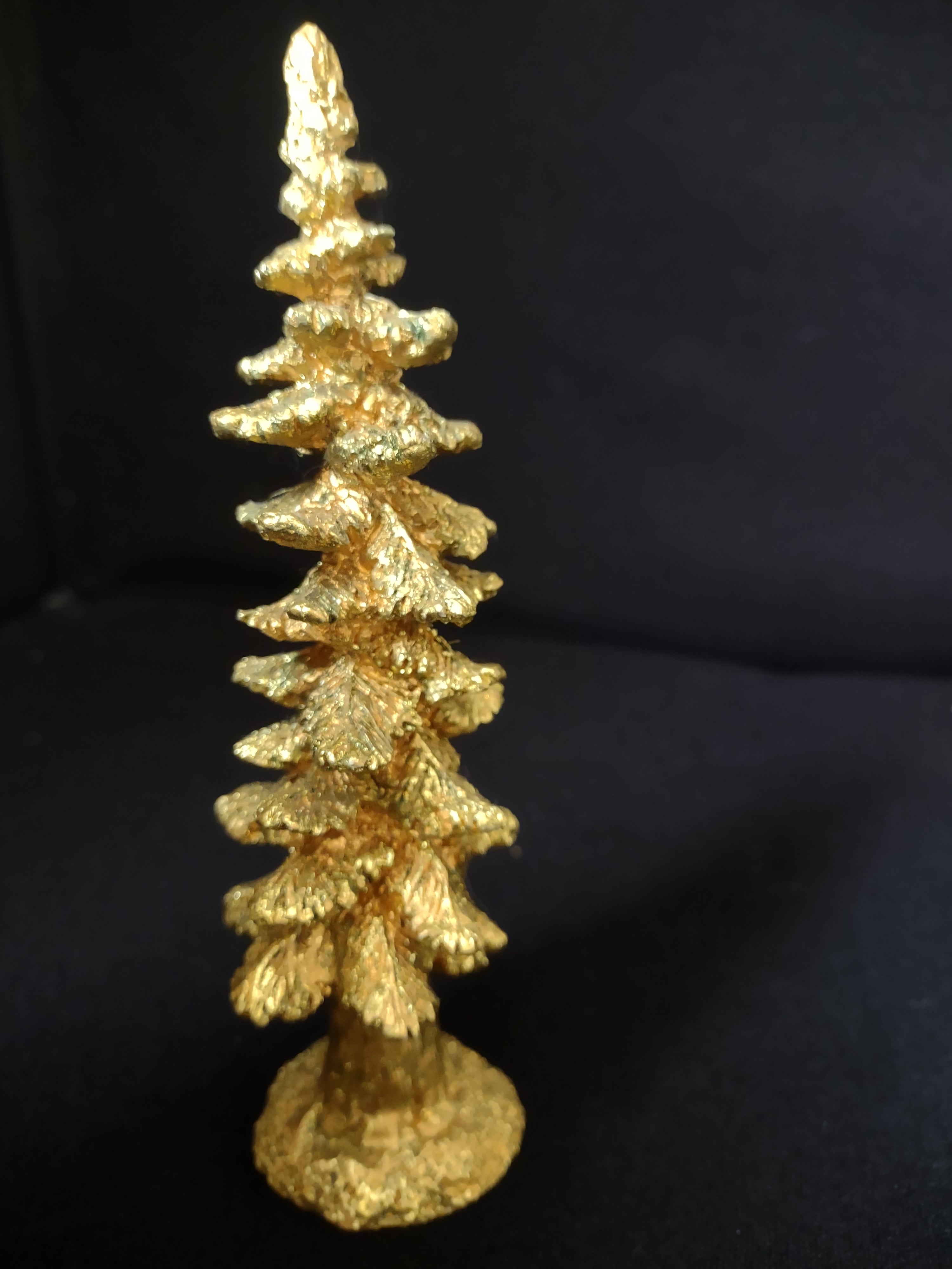 Christmas Decor Santa and Golden Christmas Tree 6" (lot 1718)