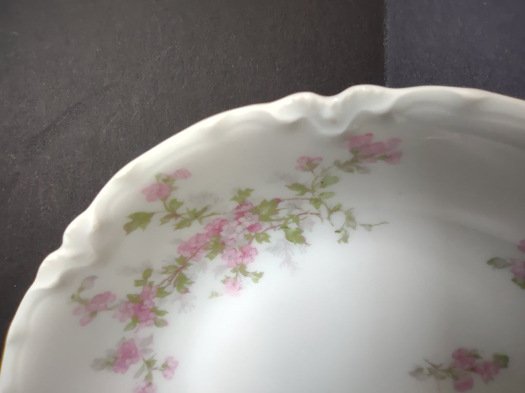 Haviland Limoges Small Bowl Apple Blossom 6-1/4"(lot 1055)