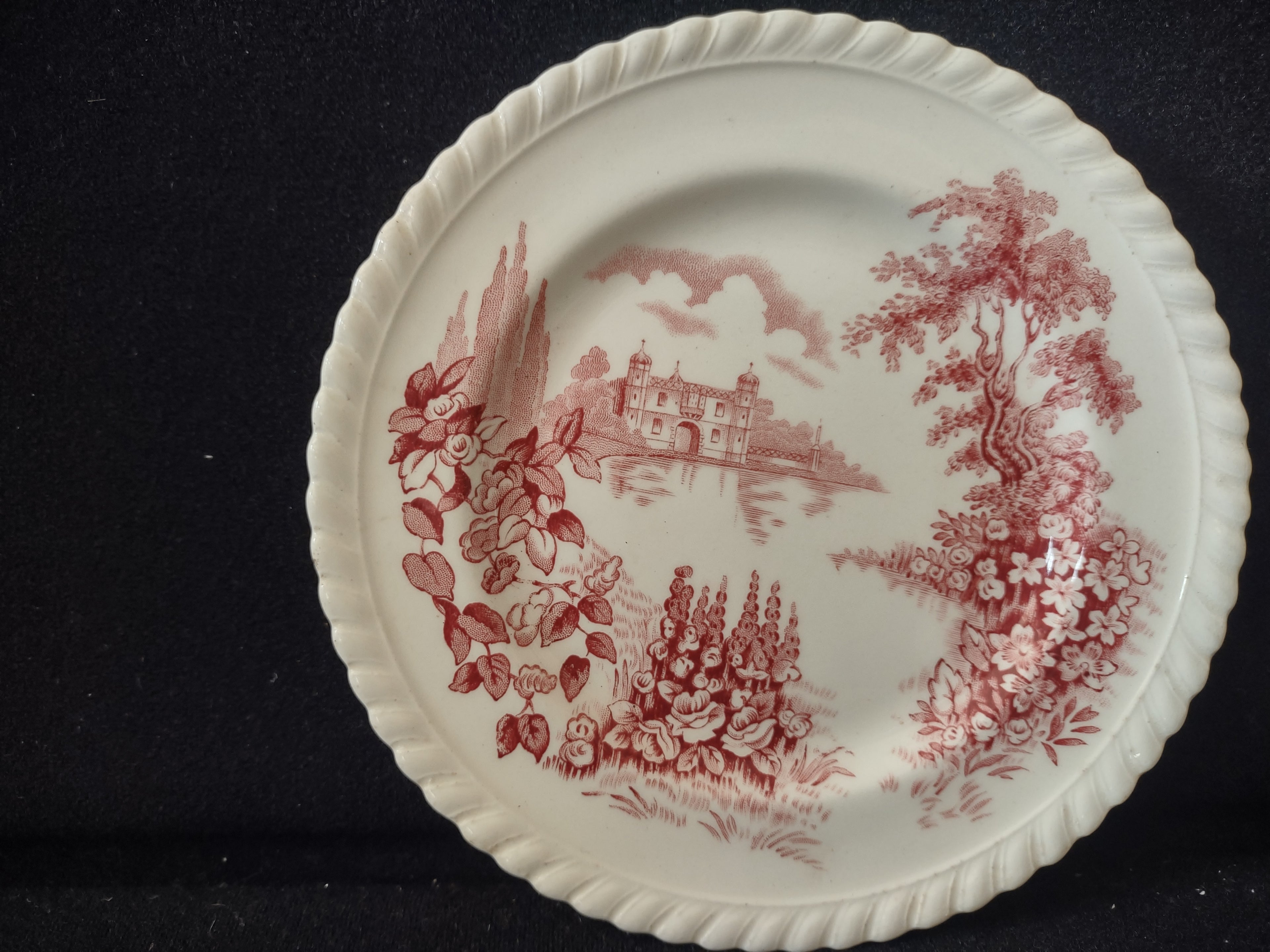 Vintage Castle On The Lake Johnson Small Plate English Countryside (lot 5707)