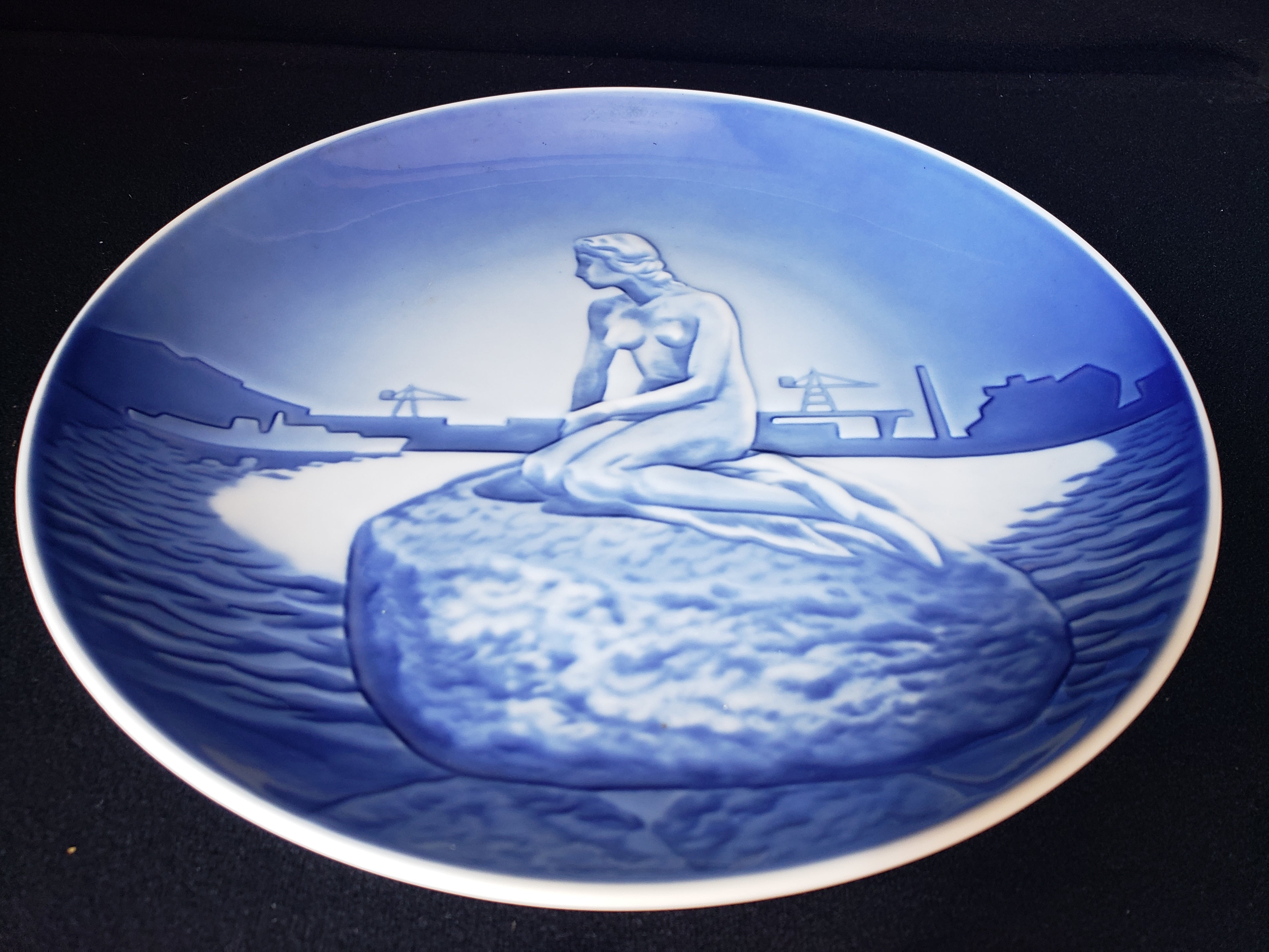 B & G Copenhagen Porcelain Wall Plate The Little Mermaid (lot 2198)