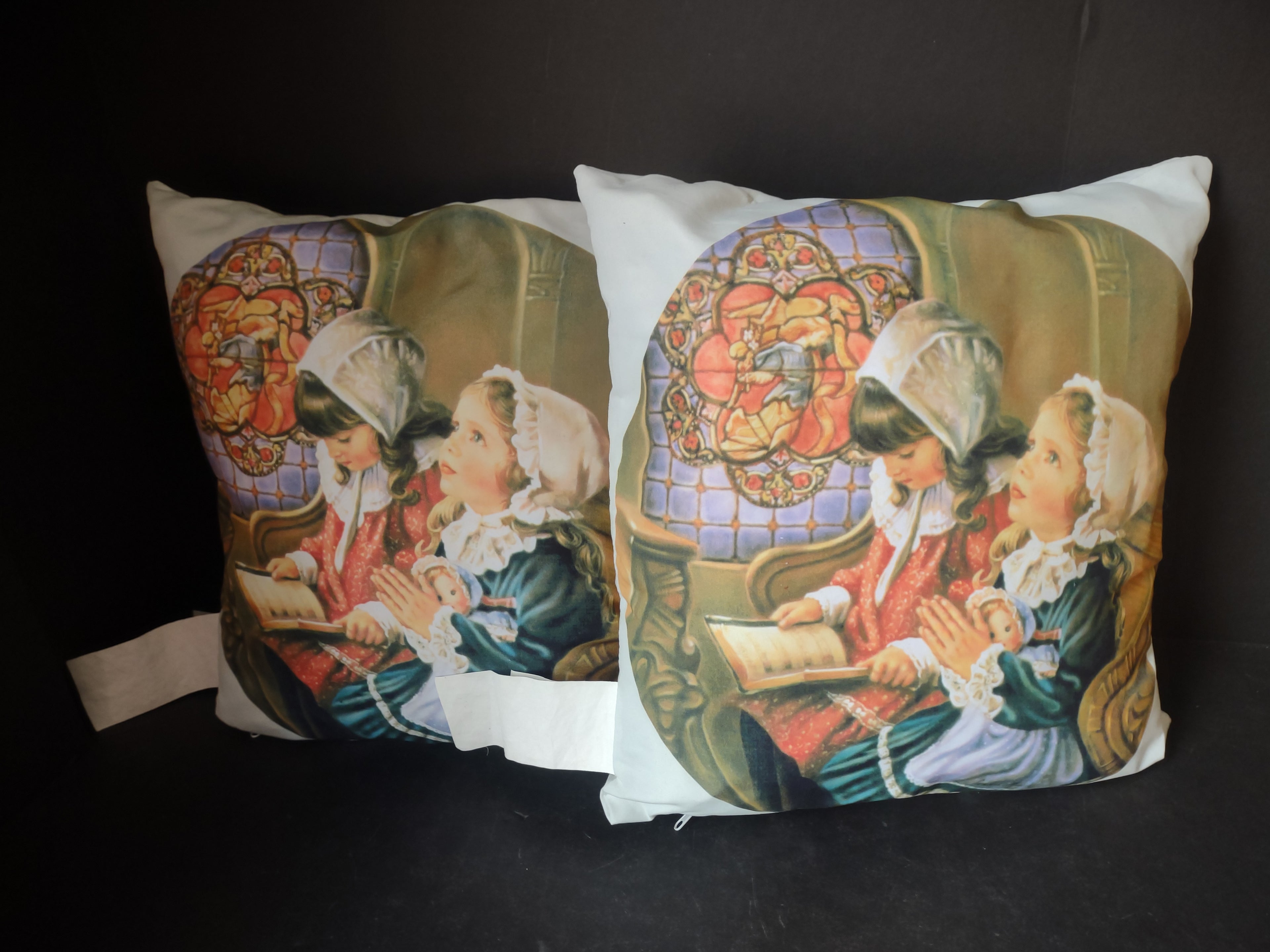 Christmas 14 x 14 Throw Pillow Girls Praying Sandra Kuck Print x 2 (Lot 4569)